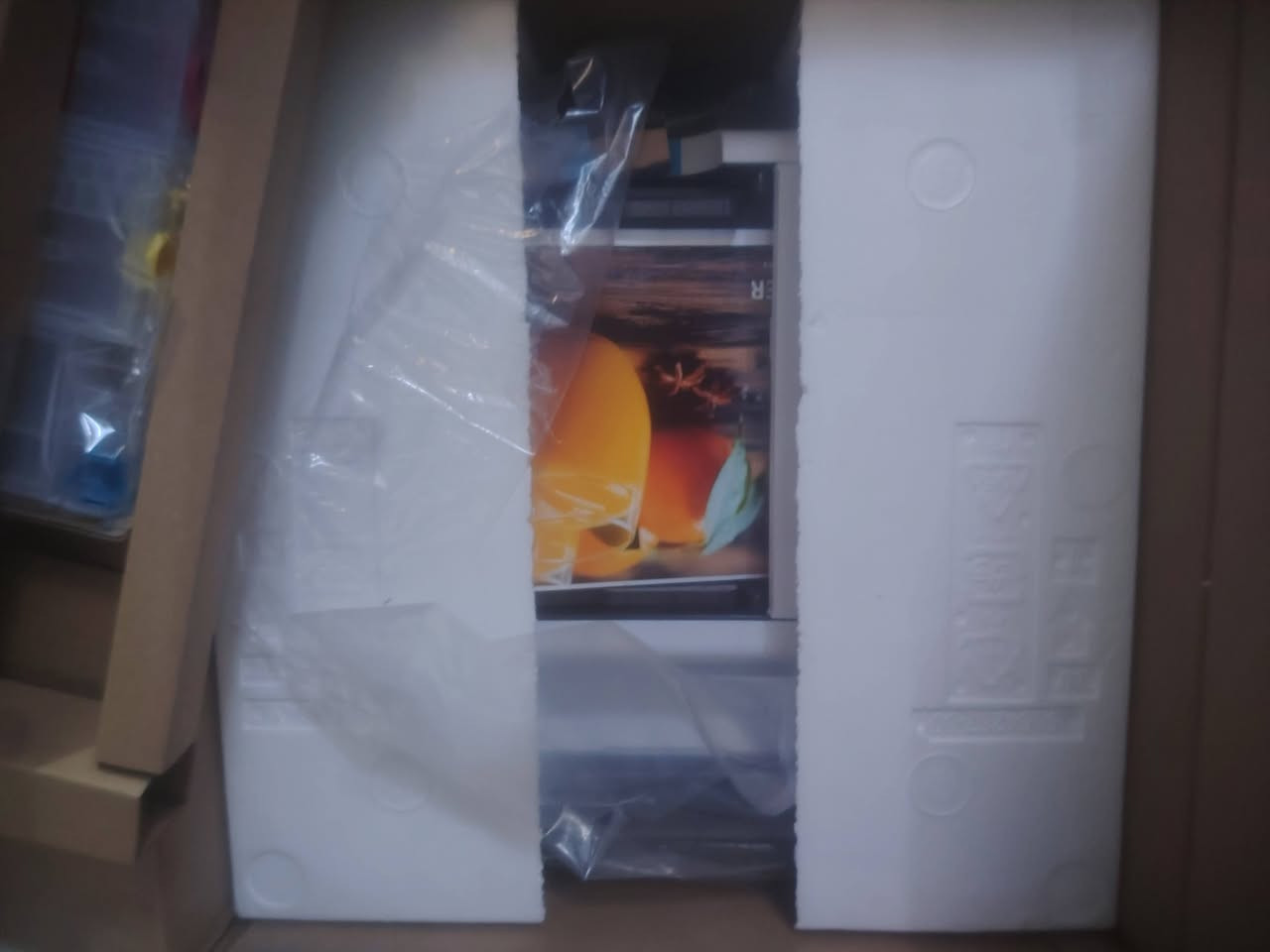 السعر 850 الف وبي مجال قليل
بغداد الشعلة *********** 
طابعة من نوع Epson WorkForce Pro WF-C5890DWF، وهي طابعة متعددة الوظائف مخصصة للشركات ومجموعات العمل الصغيرة.
إليك نظرة سريعة على أبرز مواصفات هذه الطابعة:
• الوظائف الأساسية: تدعم الطباعة، والنسخ (Copy)، والمسح الضوئي (Scan)، والفاكس (Fax)، بالإضافة إلى الاتصال عبر الشبكة اللاسلكية (Wi-Fi) والإيثرنت (Ethernet).
• تقنية الطباعة: تعتمد على تقنية نفث الحبر المبتكرة من إبسون (PrecisionCore)، والتي توفر استهلاكاً منخفضاً جداً للطاقة مقارنة بطابعات الليزر التقليدية.
• الإنتاجية: تتميز بسرعات طباعة عالية وإنتاجية ممتازة مع نظام حزم الحبر عالي السعة الذي يقلل من الحاجة لاستبدال الأحبار بشكل متكرر.
