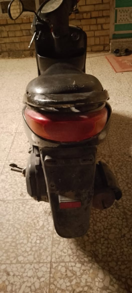 بريز للبيع او مراوس ٣٧٥ مجال قليل نضافتها ممتازه بيها نقوصات بسيطه شراي واتساب *********** مكاني زيونه او البلديات
