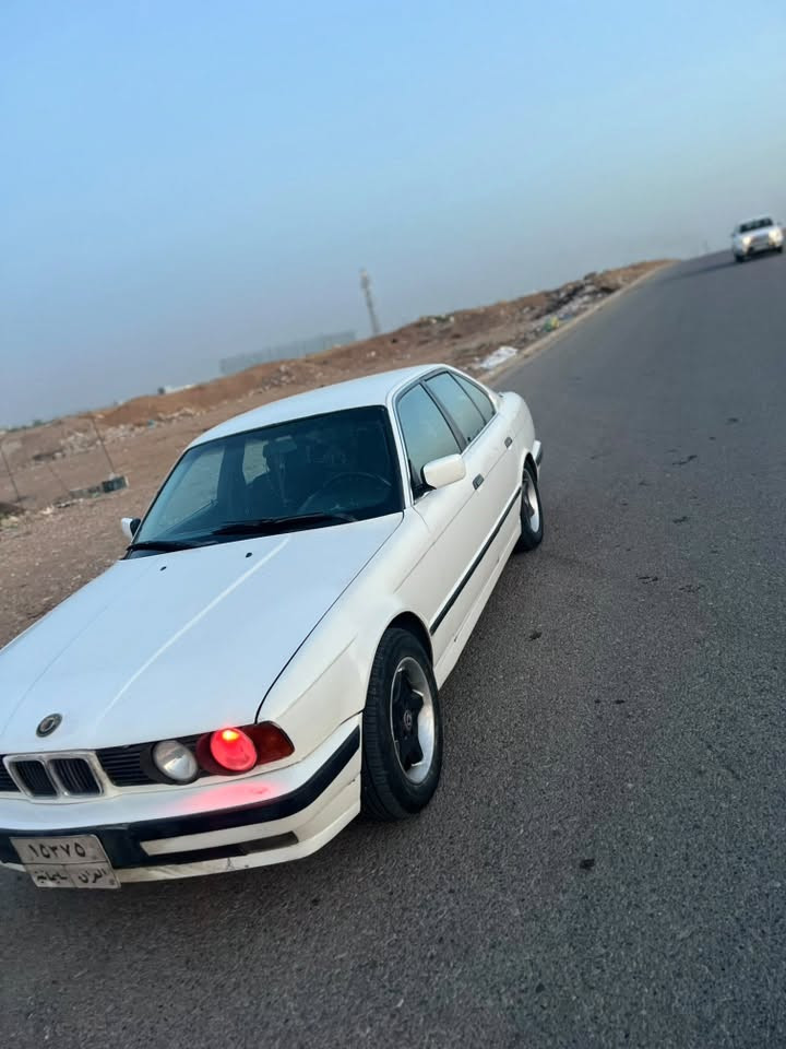 بي ام 525 • موديل ١٩٩٠ • اوتوماتيك