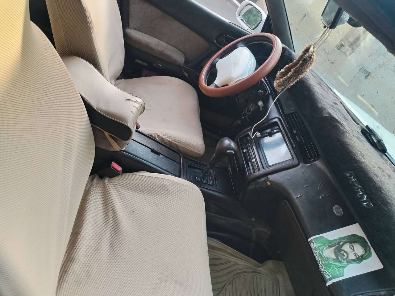 السلام عليكم سيارة بطه منفصل قطعتين للبيع نظيفة جاهزة مكفوله من الكص ونقل الجثه تحويل ثاني يوم كير ومكينه مكفولات موديل 1994السعر40وبيها مجال السياره مشروع وطني العنوان الكوت للاستفسار ***********
