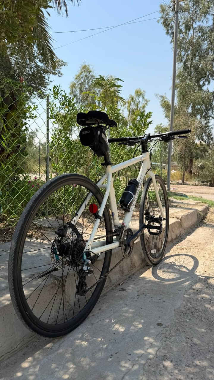 السلام عليكم دراجه  c 700 (لويس غارنيو ماركه كنديه محدث بريكات هيدروليك
سستم شيمانو التوس)

حجم الفريم 28 M  نظيف جداً

 السعر ٣٥٠ الف فقط  الرقم التواصل *********** واتساب موجود
