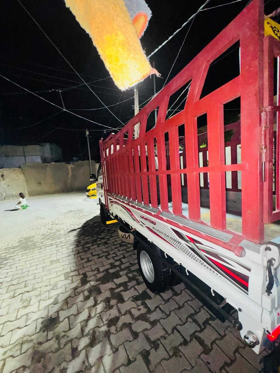كيه فحلل للبيع مفتوح 4000 موديل 2025 تحويرة كاملة مع تانكي محور  120 لتر غرفته مال مسكر تفصيخ عليهة  سيباية  كاسحة ام الجكات موضحة بالصور السيارة نضيفة جداا ومكفولة كفالة عامة ما عدة الضرر الي بلدعامية الأمامية فقط وممشها بحدود 45000 الف تقريبن السيارة وسعرهة 210$ وقابل للتفاوض ثاني يوم تحويل مباشر  السيراة  مكانها محافظة المثنى قضاء سماوة ولشراي يتفضل على  الارقام   ‏‪+***********.. ..***********
