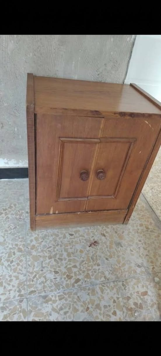 غرفة نوم مستعملة • بدون جرباية • خزانة ٥ بيبان
