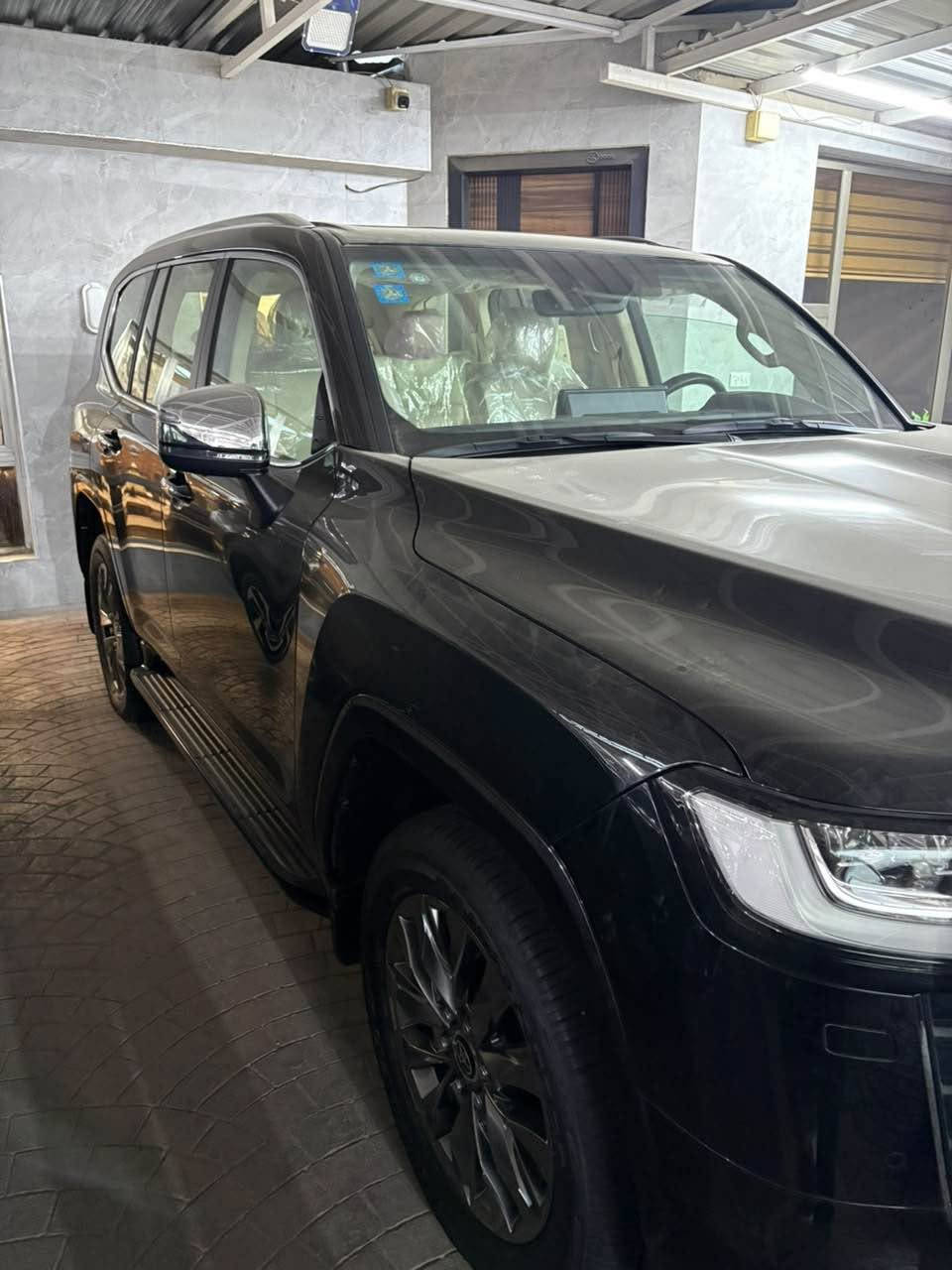 لاندكروز VX بريم • ٢٠٢٤ • رقم بغداد