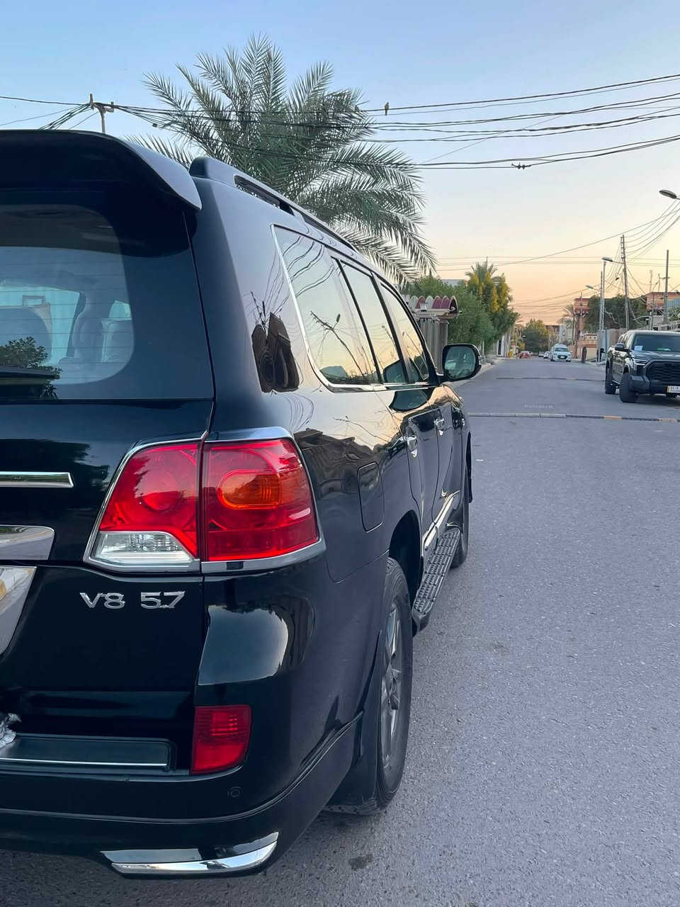 السلام عليكم
لاندكروزر 2013 (VXR) V8 5700
رقم اربيل بأسمي السيارة 
5 بصمات 
4 كامرات 
13 سماعة JPL
كشنات جلد تبريد 
كشنات كهربائي
3 قطع تبريد 
مري شفط 
صندوق كهربائي 
ستيرن كهربائي
منظومه زنون بلادي 
محرك وگير كفاله 
معروفه موصفات ل VXR 
للاستفسار:***********
