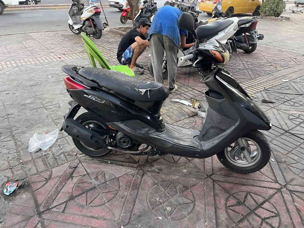 بريز للبيع
مكينه مفتوحه بس راجع بلاد كلش ناعمه بيهة نقوصات بسيطه  مكاني بغداد حي الجوادين ٣٨٠ الف بيهة مجال بسيط جداً
***********
