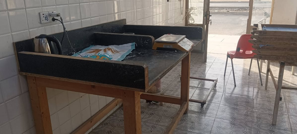 مشروع فرن كامل للبيع (تطلوعة كاملة)
السلام عليكم.. للبيع فرن صمون +ما بية إجازة /(تطلوعة كاملة) 
الفرن الشغل مالتة متفوات من 80فما فوق

يحتوي 
عجانة: سعة جيس كامل
ميز التزكاة 
الطاوليات عدد 74 طاولي 
الموقع: (ميسان العمارة نهاوند السايدين مجاور الفيترية مقابل عقارات الربيع)
للاستفسار الاتصال على الرقم التالي 
***********
