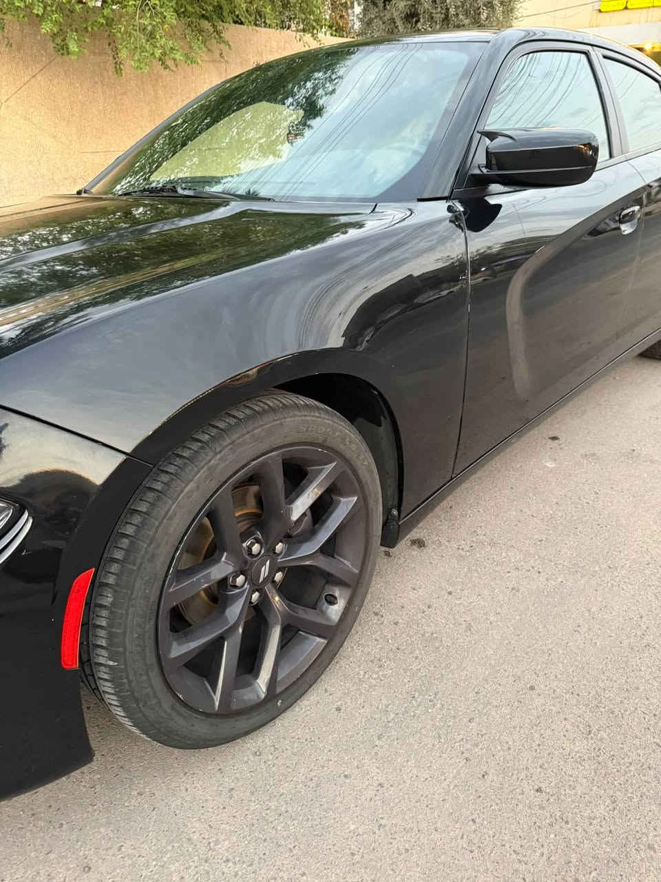 للبيع دودج جارجر sxt بلاك توب موديل 2020 رقم بغداد تحويل مباشر
المواصفات 
1.بصمه وتشغيل عن بعد
2.مري قلاب
3.مقاعد اماميه كهرباء + تدفئه وتبريد
4.مقاعد خلفيه تدفئه
5.ستيرن كهرباء + تدفئه
8.مقاعد جلد 
9.شاشه وسط
10.كشنات ميموري 
11.رادار جانبي + نقاط عمياء
وباقي المواصفات المعروفه
 السعر 195 وبيها مجال بسيط حگ الجيه
حادثها بنيد فقط وصور الحادث مرفقه بالمنشور
ماشيه 64 ميل
للاتصال ***********
بغداد
