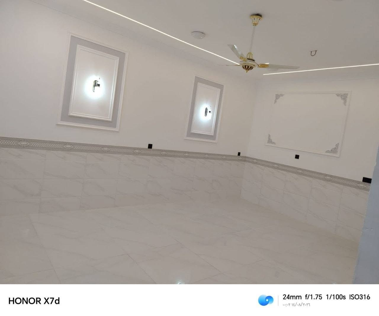 #_دار سكني+حديقة 🏠 للبيع
#بيت زيرووو بناء حديث 

#مساحة 400م

#فول مواصفات تبليط ماء كهرباء 

#حي الفرسان مقابل جامعة تكريت 

#للأستفسار اتصال علئ الرقم *********** ☎️
