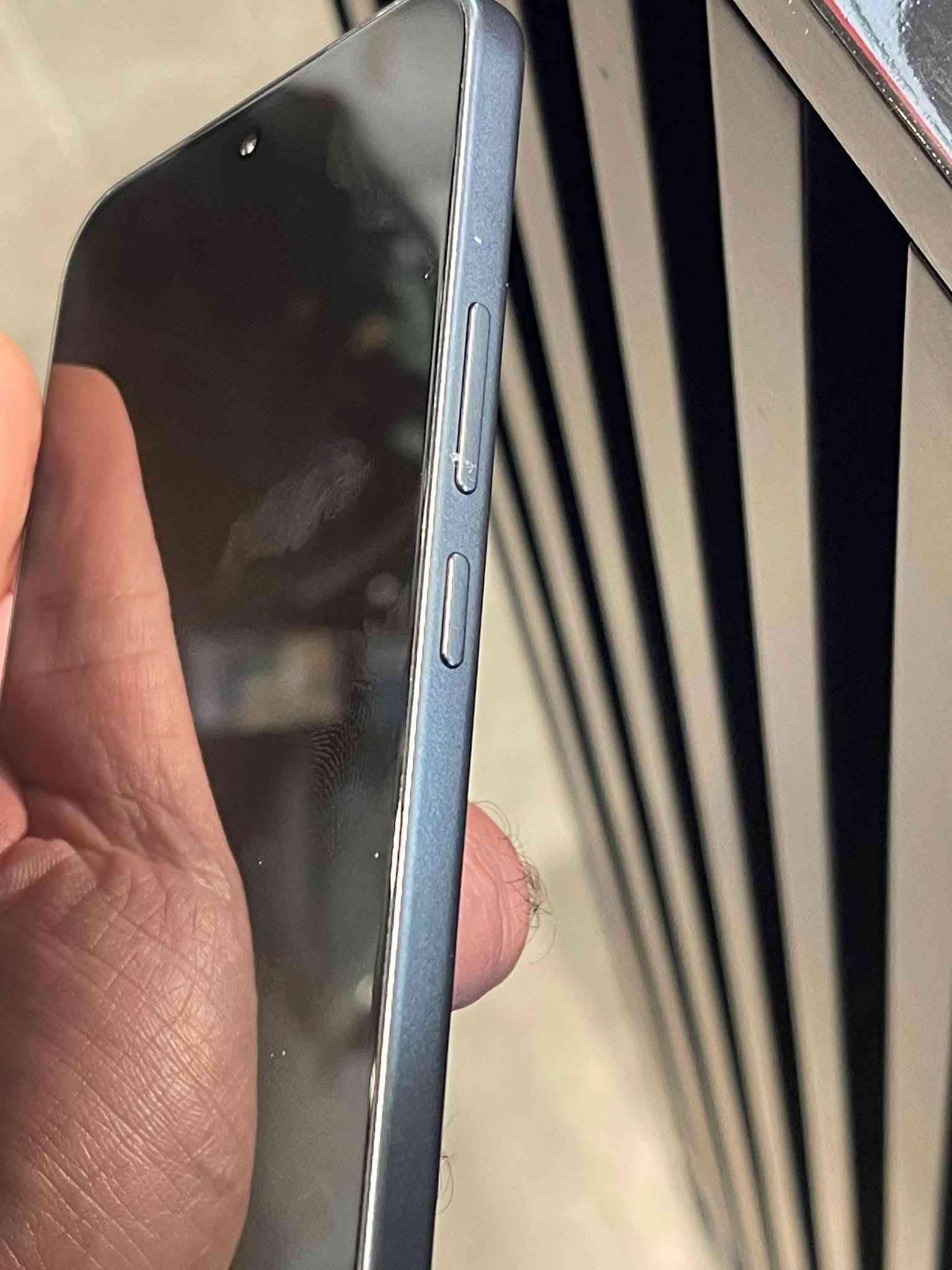 HONOR 400
السلام عليكم ورحمه الله وبركاته 

هونر 400 نظيف جدا عدا ضربه من الاعلى صغيره جدا

كامل ملحقات اصلية غير مصلح 
400.000 الف بي مجال قليل

بغداد . كرخ . حي الاعلام . شارع البدالة

***********

تجي تفحص اجيك كلشي قبل الدفع

مواصفاته مذكوره بالصور 

لا يوجد توصيل

نص مكتوب في الصور:
- About phone 10 MagicOS Device name > HONOR 400 Processor Qualcomm Snapdragon 7 Gen 3 RAM > 12 GB +12 GB Honor RAM Turbo Silicon-Carbon Battery 6000 mAh Honor Eye Comfort Screen 2736 x 1264