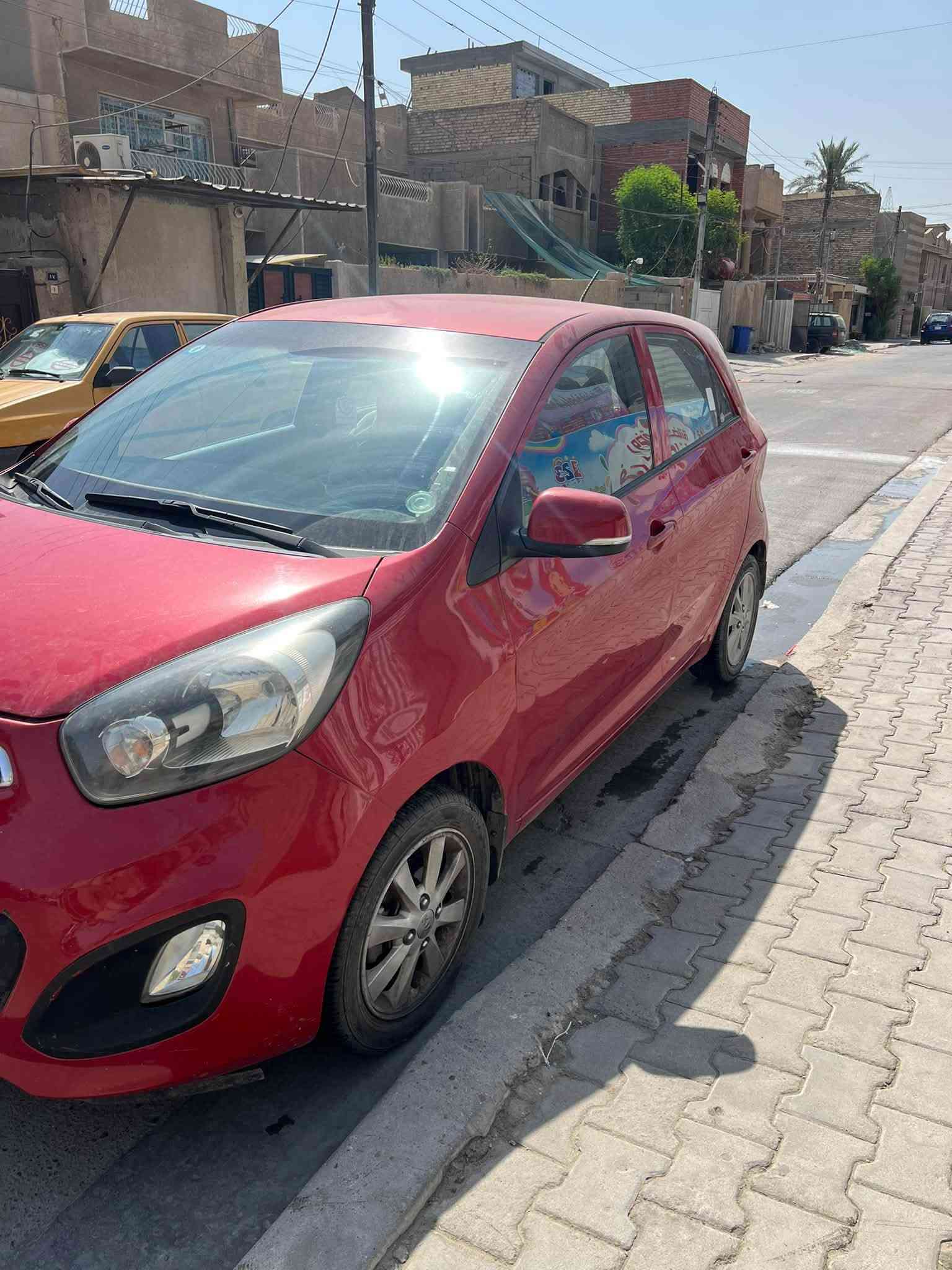 السلام عليكم 
للبيع فقط
كيا بيكانتو ٢٠١٤ خليجي ماشية ٧٠ بيها مكانات صبغ اثر طخات خفيفة بدون دواخل بدون تبديل  
محرك ١٤٠٠ دوش  كير  محرك تبريد  خير من الله 
رقم بغداد باسمي 
السعر المطلوب ٧٧  وبيها مجال الجاد بالشراء يخابرني ويدلل مكاني بغداد/الدورة/المهدية الثانية 
***********  
 ابو علي .
