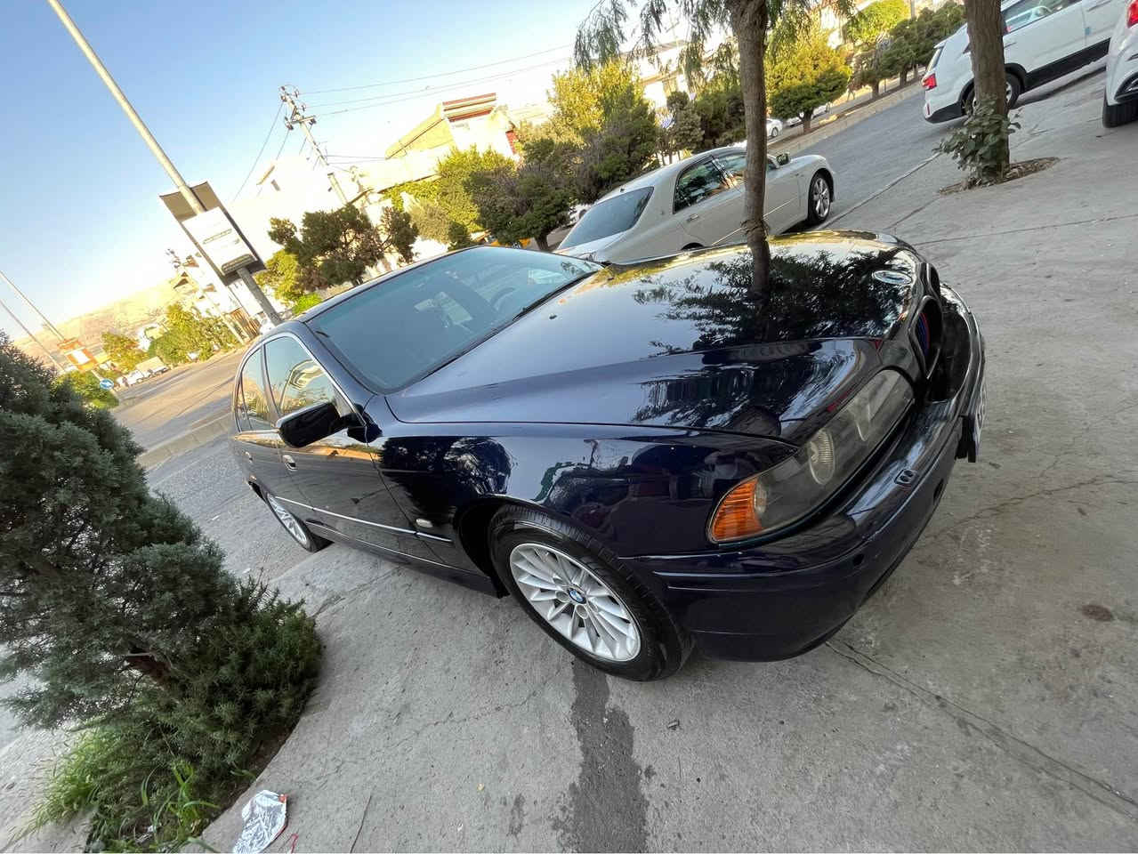 bmw 2001 
سه قه ر ساخ  ٣٧$
محه وه ره. وه ك بيلاد جاكراوه
ده كو ليدراو  سه قفو حيزام به شه رت
مه كينه 530iده بل ديجيتال
به ك لايت led لايت زينون
كير اتو ماتيك جوار جام كاره با اوتو
ته بريدو كه رميو ته قه وره قه به شه رت
گيرومه كينه به شه رت *********** السليمانية, العراق
