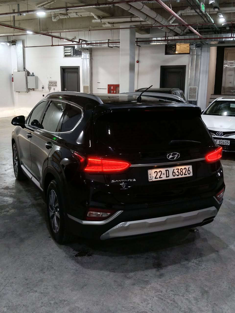 🚘 للبيع هيونداي سنتافي 2020 خليجي – فول مواصفات
🔹 الموديل: سنتافي 2020
🔹 المحرك: 2.4 – 4 سلندر
🔹 الوقود: بنزين
🔹 المقاعد: 7 راكب
🔹 الوارد: خليجي
🔹 العداد: 116,000 
🔹 الحالة: شركة السيارة – نظيفة جداً
🔹 بدون ضرر نهائياً
🔹 بدون صبغ
🔹 المحرك والكير شرط
🔹 كوبون بانزين

✨ المواصفات:
• فول مواصفات
• بصمة تشغيل
• بصمة أبواب
• مرايات شفط
• مرايات ترحيب
• كشن أمامية كهربائية – 2
• فتحة بانوراما
• كامرتين أمامية وخلفية
• 7 راكب
• ليدات / زينون
• وجميع المواصفات الأساسية كاملة

📄 الملكية والتحويل:
• هزة سنوية جديدة
• السيارة باسمي
• التحويل ثاني يوم
• جاهزة للفحص والتحويل

💯 سيارة نظيفة جداً

📍 الموقع: أربيل

💰 السعر: [225$]
📞 للاتصال: [***********]
