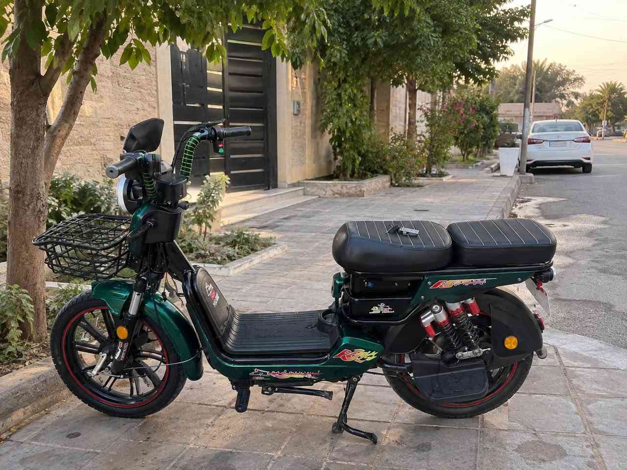 دراجه 20 للبيع فرسان طيبه نظيفه جدا تشتغل بصمه وسويج سرعه 80 ، (6 بطاريات) بحالة ممتازة ،نشرات بالجوانب تايرات جديده السعر 350 ألف وبيها مجال بسيط  للتواصل الاتصال على الرقم 
***********
