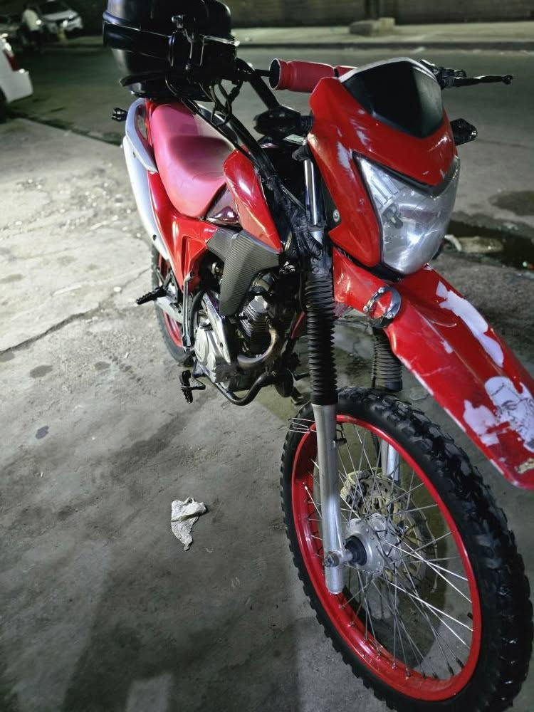 قفاز لونسن مكينة 150cc موديل 2024
اوراق كامله مكينة ناعمة حلوة 
مكاني بغداد البياع 
دراجة يرادله ترتيبات 
750 وبيه مجال بغداد, العراق
