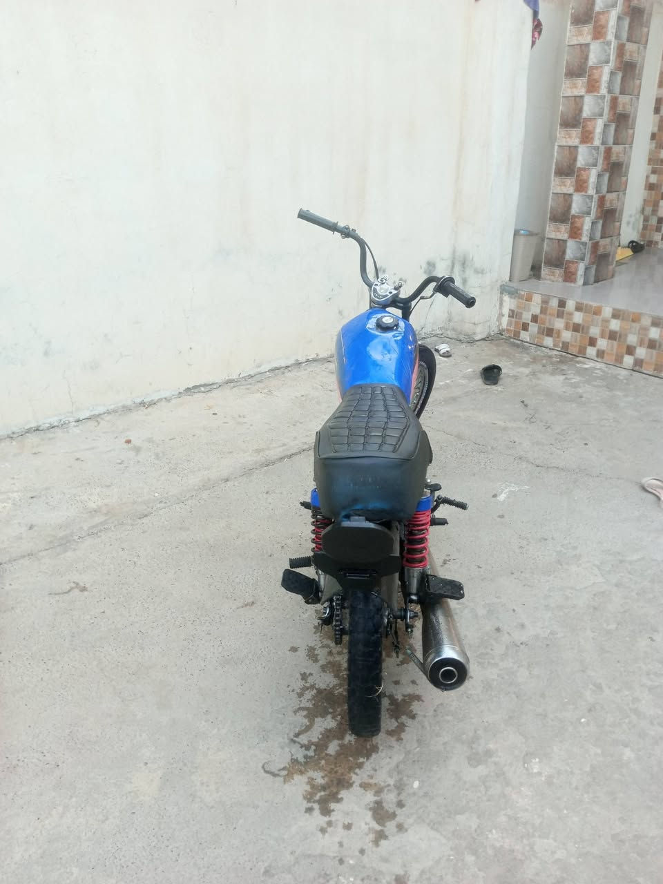 سلام عليكم موطور بارت البيع معيزو كلشي محرك صافي سعر 250 وبي مجال شي قليل رقمي ***********
