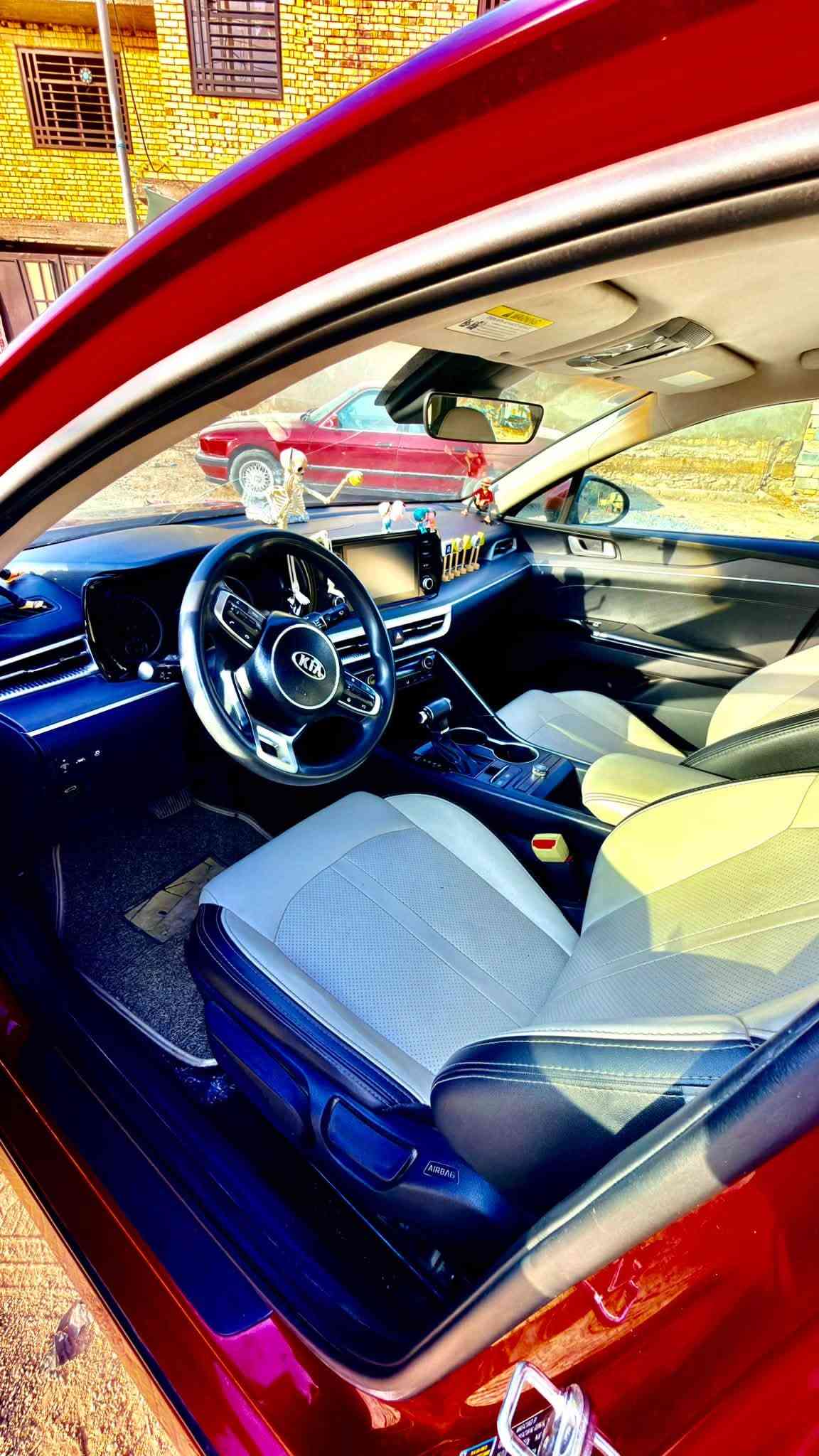 قطعتين فقط
KIA K5. LXS ٢٠٢١ أمريكي 

رقم بغداد حرة باسمي 

_اللون ماروني

حتياط

_بصمة عدد ٢

_ ترحيب عند الاقتراب

_مثبت سرعة

_نظام ABS

_مانع انزلاق

_حساس اطارات 

_شاشة كبيرة لمس

_كشافات امامية

_شاشة اعطال 

_رادار جانبي

_ نقطة عمياء 

_رادار الخطوط البيضاء 

_ اشاير + رادار باالمري  

_مقعد سائق ميكانيك تدفئه مقاعد  

_لايت ثلاث عدسات +ليد 

_نظام قيادة ٤ وضعيات نورمال+سبورت+custom + ايكو سمارت

_بلوتوث +usb+auX  

_فول تحكم ستيرن 

_كير اوتو +عادي 

_اوتو بريك 

_ صندوق كهربائي

_زنون + ليد 

_التشغيل عن بعد

‏_Auto hold 

_شاشة كاربلاي 

_نضام الملاحة

_مصابيح ضباب LED

_محرك تيربو 1600

_ويل ١٥

- تخم تايرات

- باتري جديد

*

السعر ١٣٥  وبي مجال بسيط
الماعدة رصيد يرمشلي واخابرة 
والي ماعدة فلوسه يجي ياخذه بلاش 
وتامرون امر 
***********
***********

نص مكتوب في الصور:
- X.6j8