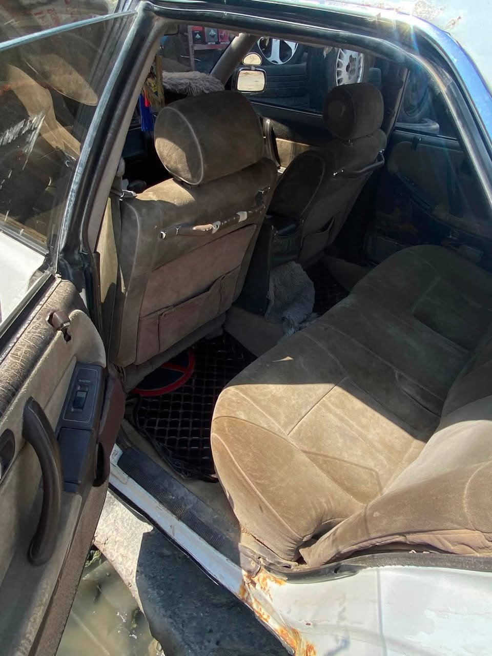 سلام عليكم هارتوب  البيع موديل 89يسرة بلادي سنويه ساققطه ع باع سعره 38وبيهه مجال حك الجيه تفاصل اكثر ع اتصل ع رقم***********
