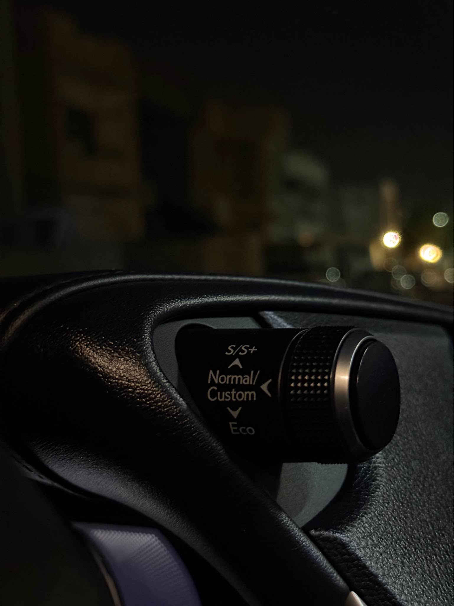 Lexus es350 v6 F sport 2019 
فوول مواسەفات لە مۆدێلی خۆی 
بێ سبوغە بەس یەک تەعدیلی هەیە و بۆنیتی سبوغ ئەستورە 
یەک دینار مەسروفی تێدانیە ١٣٨ هەزار کیلۆ ڕۆییە
ڕاداری ئاوێنە 
ڕاداری پشتی
ڕاداری خەتی جادە 
ئۆتۆ فول
حەساسی پێش 
حەساسی پاش 
کوشن سار 
کوشن گەرم
پەردەی دواوە
سوکان هیتەر
تەبرید مەرکەزی 
گێج جولاو 
گێج کامل ئەلیکترۆنی 
لایت دەسوڕێ لەگەر سوکان 
سلاید 
ئیکۆ-نۆڕماڵ-کۆمفۆرت-سپۆڕت-سپۆڕت پڵاس
لیگزز لەمە جوانتر لە مۆدێلی خۆی زۆر کەمە وە سەیارەکە زۆۆۆر جوانە لە ڕەسم چەند جوانە لە واقیع دەهێندە جوانترە 
ئەوەی ویستی با تەلەفون بکا 
***********
***********
واتسئاپ أربيل, العراق
