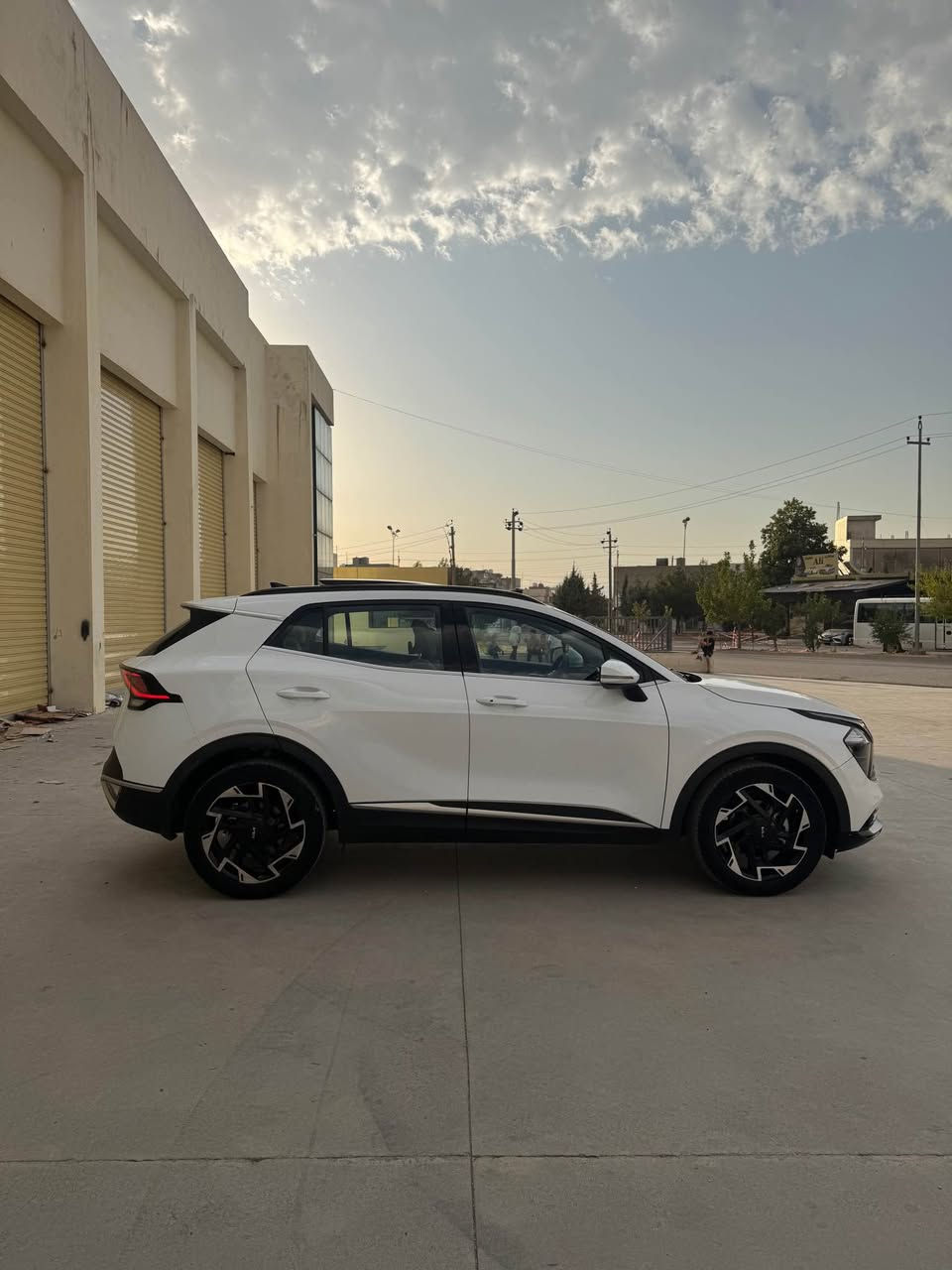 Kia Sportage 
کیا سپۆرتاج ٢٠٢٤ فول مواصفات 
خەلیجی سفری ئێرەیە
رەنگی سپی بەفری 
59,000km  کم ڕۆشتوە 
فول مواصفات 
پانۆرامە - گوشین هیتەر - سوکان هیتەر - بەسمە و شغال - ٣ مۆدی رۆشتن - سندوق شفت - ڕادار - کامێرە و حساس - لایت لید 

گێر و مەکینە و کارەبایات بە شەرت 

١ دەرگای پشت سایەق بە بیلادی شەریکە گۆڕاوە 
٢ بست بۆیاغی هەیە لە چاملغی پشتەوە 
٢-٣ جێگا تعدیل ساردی پێوەیە 
ئێرباگ هیچی نەتەقیوە 

سعری 198$ وەرەقە و مەجالی فرۆشتنی تێدایە 

رقم مۆبایل + واتساپ + ڤایبەر 
*********** شقلاوة, أربيل
