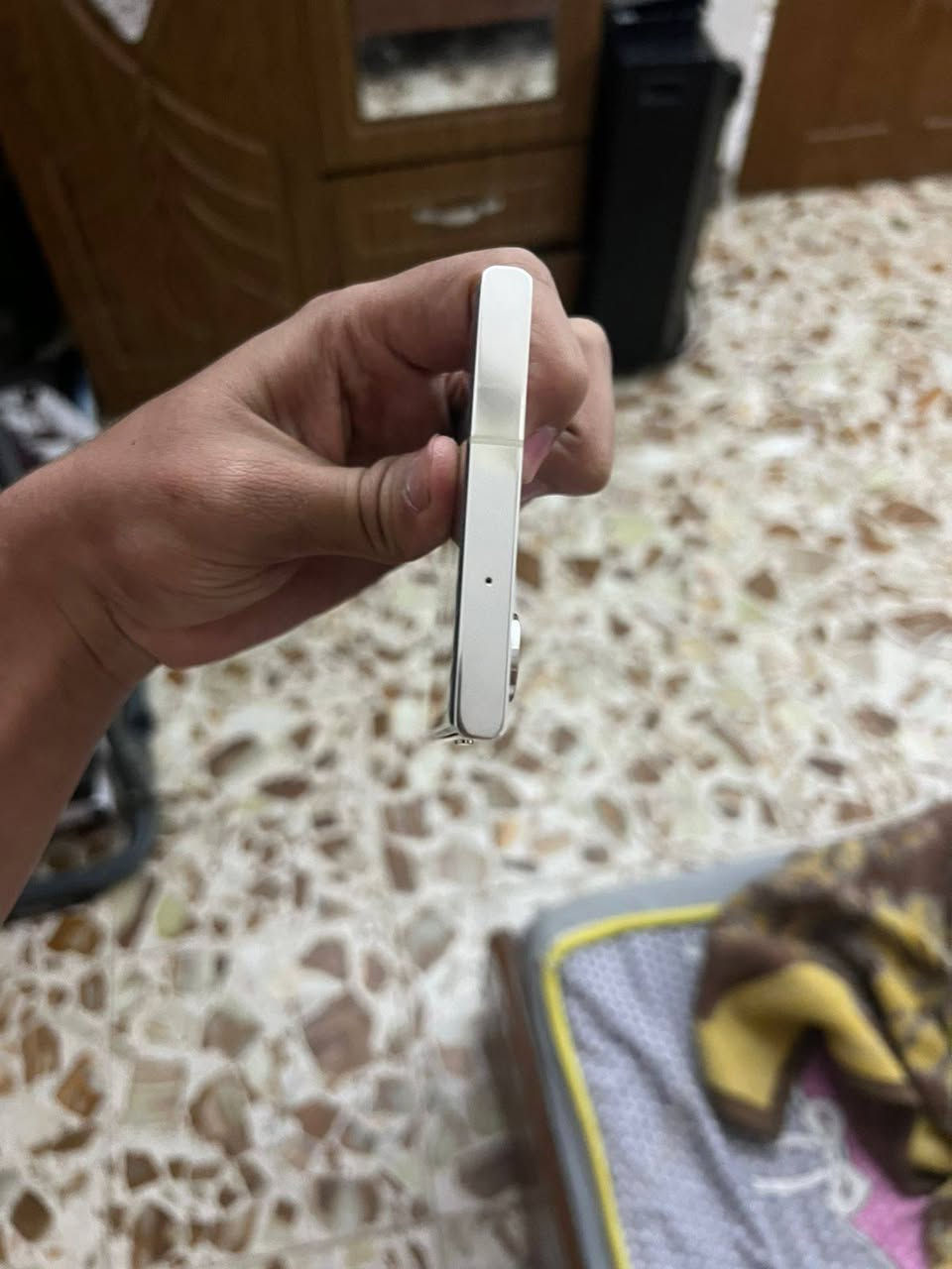 السلام عليكم الترا S23الجهاز جديد نظافه 100%ذاكرته 512كامل ملقات عربي شرق اوسط دبل شريحه السعر 850وبي مجال بصيط جداً مكان حله ابي غرق رقم الهاتف/***********
