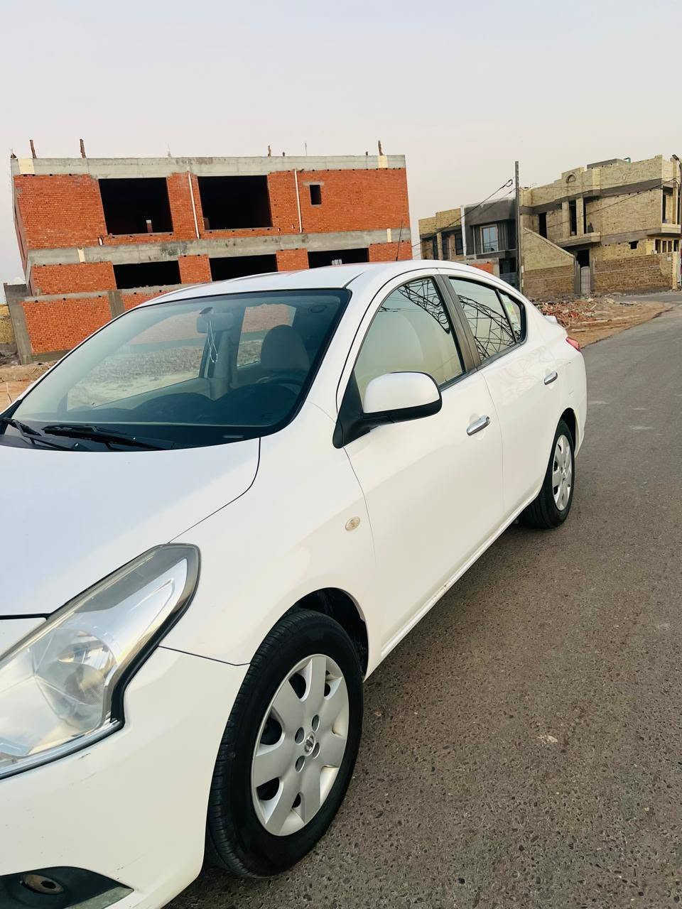 سلام عليكم
نيسان صني 2021 هندي رقم اربيل 
السيارة بأسم شركة بالنجف تريد وكالة أو مداور
الكير والمحرك مكفولات 
مكفولة من الصبغ والضربة والبارد عدا ضربة بالدعامية الأمامية كما مبين بالصور 
حدادية الأمامية والخلفية جديدة 
تخم تاير وباتري جديد
ماشية 125 الف

مكان السيارة / الديوانية
سعر السيارة /  103 ورقة وبيه مجال
رقم الهاتف / ***********
