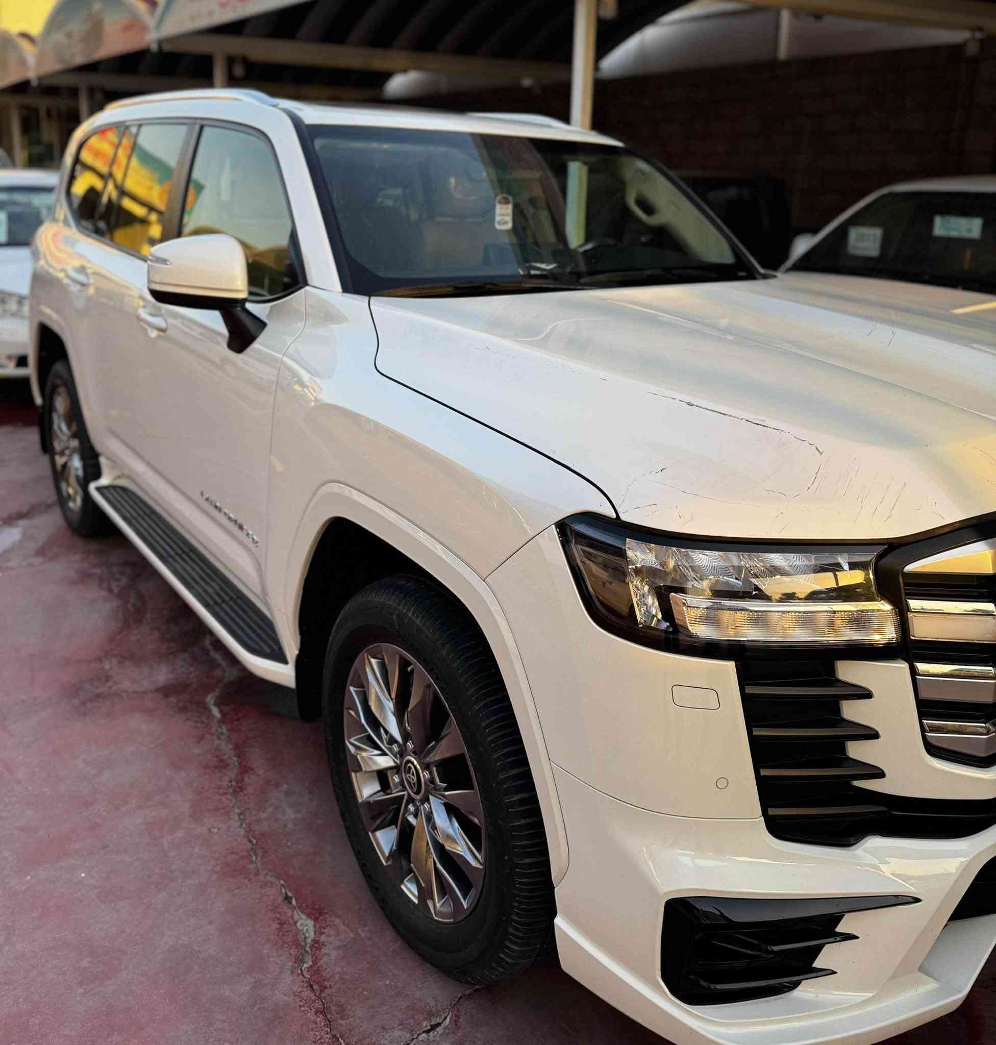 لاندكروز 2025 GXR LIMITED 
السيارة كفاله عامة 
ماشية 26 الف على وضع الشركة
للاستفسار ***********
