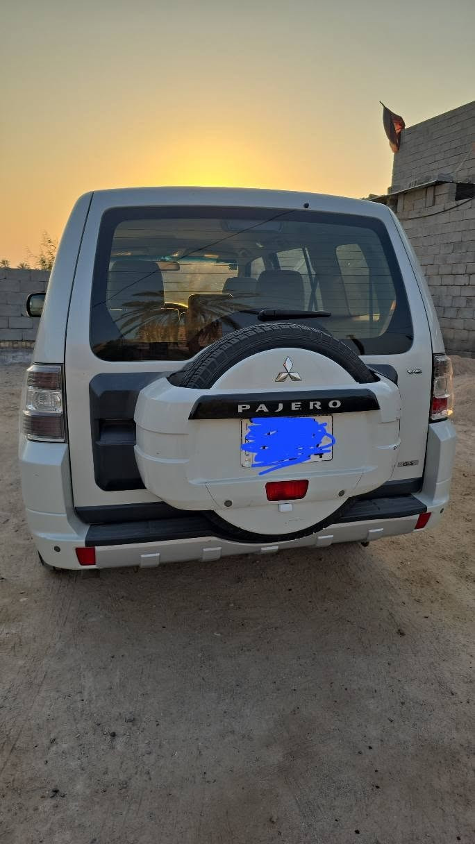 سلام عليكم باجيرو مديل ٢٠١٤ رقم بصرة نكليزي بسمي مكينه وكير كفالة ومكفولة من الضربه والصبغ والتبديل السعر ١٥٥ الاستفسار عل رقم *********** البصرة, العراق
