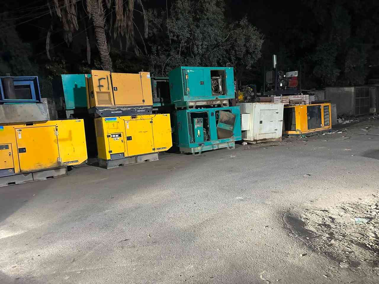 السلام عليكم            بيع طافي        

مولدات  بيركنز  وكمنز  و مستبوشي  

الاحجام من ١٣كيفي الى ٢٠ كيفي  ٣٠ كيفي 

العنوان كرادة مجمع مشن مقابيل شارع جاك عبود

***********
***********
