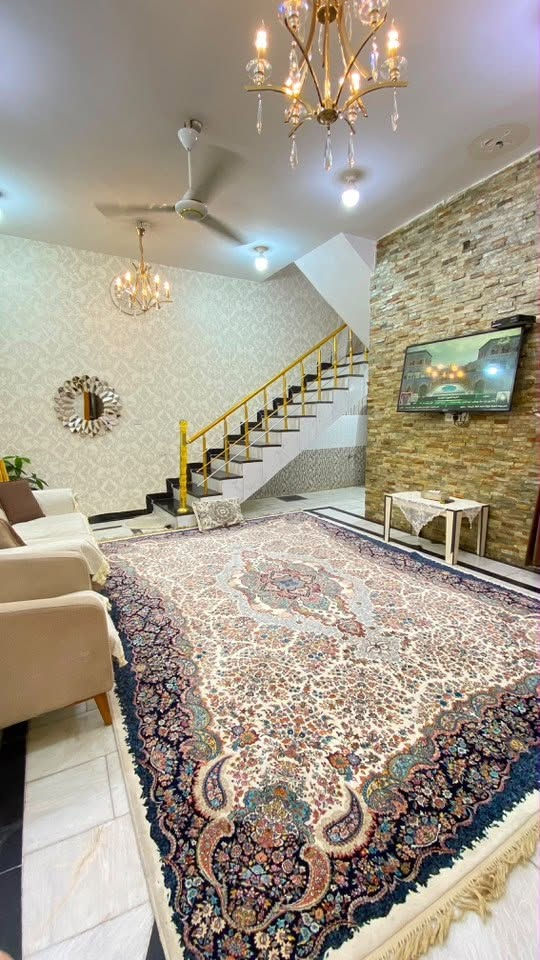🏠للبيع بيت طابو صرف – موقع مميز جداً
بيت مكوّن من 3 طوابق، مساحة 160 متر، يقع في شارع النص وبنص السوق.

📜 طابو صرف

📐 المساحة: 160 م²

🏢 3 طوابق

📍 موقع حيوي ومميز جداً

البيت بموقع ممتاز ومناسب للسكن أو الاستثمار، خصوصاً لقربه من السوق والحركة التجارية للاستفسار ***********
