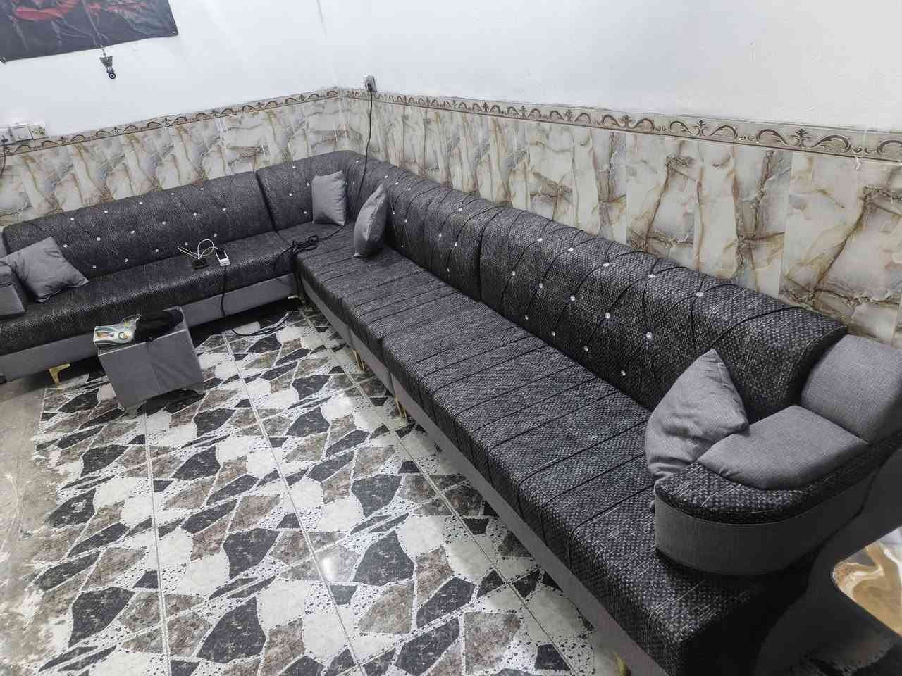 أثاث بيت كله جديد أمانة الله
سعر الديوان قبل يومين فصلته ب 335 سعره 290 قفل

الثلاجه 150 
طباخ 30
كاونتر 3 قطع سعره 200 وبي مجال 

يعجبك شي تعال خاص ونتفاهم ع سعر 

*********** واتساب
