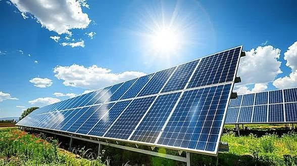 : تفاصيل المنظومات + أسعار النقد + الأقساط  وبألواح LONGi Hi-MO X10.
☀️ عروض الواحة الذكية للطاقة الشمسية  ☀️

💰 نقداً أو بالتقسيط لمدة 18 شهر
🏦 التقسيط حصراً لمن يكون راتبه موطناً على مصرف 

━━━━━━━━━━━━━━

🔋 منظومة 7 أمبير نهاري | 7 أمبير ليلي
⏱️ تشغيل ليلي حتى 4 ساعات
▪️ ألواح LONGi Hi-MO X10 عدد 3
▪️ إنفيرتر Hybrid 4.2kW
▪️ بطارية Blue Carbon سعة 7.5kWh
▪️ قابلة للتطوير حتى 12 أمبير نهاري

💰 السعر: 2,600,000 دينار
💳 التقسيط: مقدم 200,000
📆 شهرياً: 216,000 × 18 شهر

━━━━━━━━━━━━━━

🔋 منظومة 10 أمبير نهاري | 10 أمبير ليلي
⏱️ تشغيل ليلي حتى 3.5 ساعات
▪️ ألواح LONGi Hi-MO X10 عدد 5
▪️ إنفيرتر Hybrid 4.2kW
▪️ بطارية Dragon سعة 8kWh
▪️ قابلة للتطوير حتى 12 أمبير نهاري

💰 السعر: 3,250,000 دينار
💳 التقسيط: مقدم 250,000
📆 شهرياً: 250,000 × 18 شهر

━━━━━━━━━━━━━━

🔋 منظومة 15 أمبير نهاري | 10 أمبير ليلي
⏱️ تشغيل ليلي حتى 4 ساعات
▪️ ألواح LONGi Hi-MO X10 عدد 7
▪️ إنفيرتر Hybrid 6.5kW
▪️ بطارية ليثيوم 10kWh
▪️ قابلة للتطوير حتى 23 أمبير نهاري

💰 السعر: 4,850,000 دينار
💳 التقسيط: مقدم 300,000
📆 شهرياً: 395,000 × 18 شهر

━━━━━━━━━━━━━━

🔋 منظومة 15 أمبير نهاري | 15 أمبير ليلي
⏱️ تشغيل ليلي حتى 4 ساعات
▪️ ألواح LONGi Hi-MO X10 عدد 7
▪️ إنفيرتر Hybrid 6.5kW
▪️ بطارية ليثيوم 14kWh
▪️ قابلة للتطوير حتى 23 أمبير نهاري

💰 السعر: 5,450,000 دينار
💳 التقسيط: مقدم 400,000
📆 شهرياً: 450,000 × 18 شهر

━━━━━━━━━━━━━━

🔋 منظومة 16 أمبير نهاري | 16 أمبير ليلي
⏱️ تشغيل ليلي حتى 4 ساعات
▪️ ألواح LONGi Hi-MO X10 عدد 8
▪️ إنفيرتر Hybrid 6.5kW
▪️ بطارية ليثيوم 15kWh
▪️ قابلة للتطوير حتى 23 أمبير نهاري

💰 السعر: 5,750,000 دينار
💳 التقسيط: مقدم 400,000
📆 شهرياً: 475,000 × 18 شهر

━━━━━━━━━━━━━━

🔋 منظومة 20 أمبير نهاري | 10 أمبير ليلي
⏱️ تشغيل ليلي حتى 4 ساعات
▪️ ألواح LONGi Hi-MO X10 عدد 10
▪️ إنفيرتر Hybrid 6.5kW
▪️ بطارية ليثيوم 10kWh
▪️ قابلة للتطوير حتى 23 أمبير نهاري

💰 السعر: 5,650,000 دينار
💳 التقسيط: مقدم 400,000
📆 شهرياً: 458,000 × 18 شهر

━━━━━━━━━━━━━━

🔋 منظومة 20 أمبير نهاري | 15 أمبير ليلي
⏱️ تشغيل ليلي حتى 4 ساعات
▪️ ألواح LONGi Hi-MO X10 عدد 10
▪️ إنفيرتر Hybrid 6.5kW
▪️ بطارية ليثيوم 14kWh
▪️ قابلة للتطوير حتى 23 أمبير نهاري

💰 السعر: 5,950,000 دينار
💳 التقسيط: مقدم 400,000
📆 شهرياً: 484,000 × 18 شهر

━━━━━━━━━━━━━━

🔋 منظومة 20 أمبير نهاري | 16 أمبير ليلي
⏱️ تشغيل ليلي حتى 4 ساعات
▪️ ألواح LONGi Hi-MO X10 عدد 10
▪️ إنفيرتر Hybrid 6.5kW
▪️ بطارية ليثيوم 16kWh
▪️ قابلة للتطوير حتى 23 أمبير نهاري

💰 السعر: 6,350,000 دينار
💳 التقسيط: مقدم 400,000
📆 شهرياً: 512,000 × 18 شهر

━━━━━━━━━━━━━━

🔋 منظومة 20 أمبير نهاري | 20 أمبير ليلي
⏱️ تشغيل ليلي حتى 4 ساعات
▪️ ألواح LONGi Hi-MO X10 عدد 10
▪️ إنفيرتر Hybrid 6.5kW
▪️ بطاريات ليثيوم 10kWh عدد 2
▪️ قابلة للتطوير حتى 23 أمبير نهاري

💰 السعر: 7,650,000 دينار
💳 التقسيط: مقدم 400,000
📆 شهرياً: 637,000 × 18 شهر

━━━━━━━━━━━━━━

🔋 منظومة 30 أمبير نهاري | 20 أمبير ليلي
⏱️ تشغيل ليلي حتى 4 ساعات
▪️ ألواح LONGi Hi-MO X10 عدد 15
▪️ إنفيرتر Hybrid 8.5kW
▪️ بطاريات ليثيوم 10kWh عدد 2
▪️ قابلة للتطوير حتى 35 أمبير نهاري

💰 السعر: 8,850,000 دينار
💳 التقسيط: مقدم 400,000
📆 شهرياً: 729,000 × 18 شهر

━━━━━━━━━━━━━━

🔋 منظومة 30 أمبير نهاري | 30 أمبير ليلي
⏱️ تشغيل ليلي حتى 4 ساعات
▪️ ألواح LONGi Hi-MO X10 عدد 15
▪️ إنفيرتر Hybrid 8.5kW
▪️ بطاريات ليثيوم 15kWh عدد 2
▪️ قابلة للتطوير حتى 35 أمبير نهاري

💰 السعر: 11,850,000 دينار
💳 التقسيط: مقدم 400,000
📆 شهرياً: 870,000 × 18 شهر

━━للتواصل *********** ━━ مرتضى محمد
