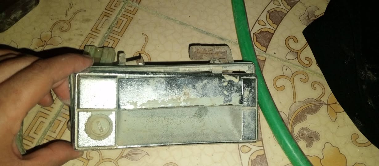 غراض سوبر 85شتريد منهن راسلني على الخاص
فرس سوبر لو جوزي نظيف يدات بيبيان خارجي امامي خلفي 

قطعه دشبول  دعاميه خلفي سوبر 85 سعر الدعاميه 90وبيها مجال
ماطور جام مال السائق وجهه العبري موجود مال سوبر 85
