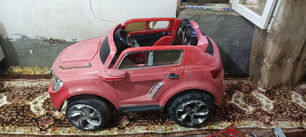 سيارة🚘🚘 اطفال 
*********** ع واتساب

قيم واخذ
