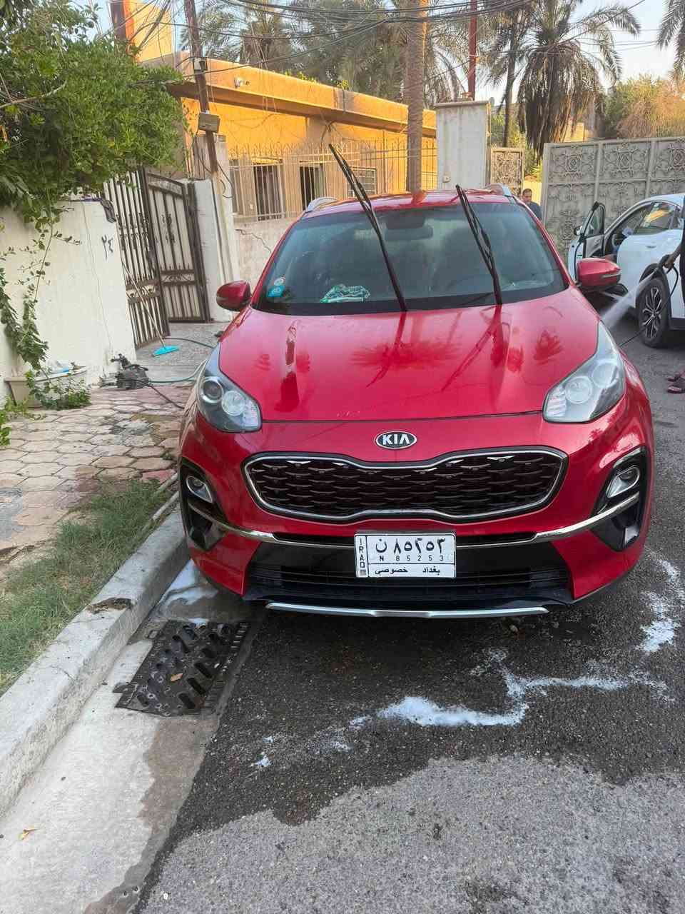 سلام عليكم عندي سبورتج خليجي موديل 21 
بيه بارد بنيد ووبل جنطه شي قليل وبينه بارد بين البابين مال صدر مكحله كارت سياره ماشيه 191 اريد مراوس بسبورتج خليجي موديل 24 او 25 مكان سياره بغداد رقم ***********
