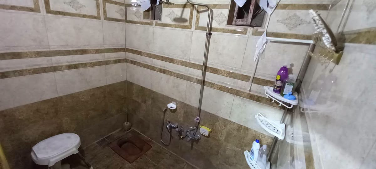 .ار 300 متر كوفه علوة الفحل شارع الرئيسي نهاية الشارع يحتوي على غرفتين وصاله ومطبخ وتخاريج وستقبال بسعر 65 مليوون /////***********

