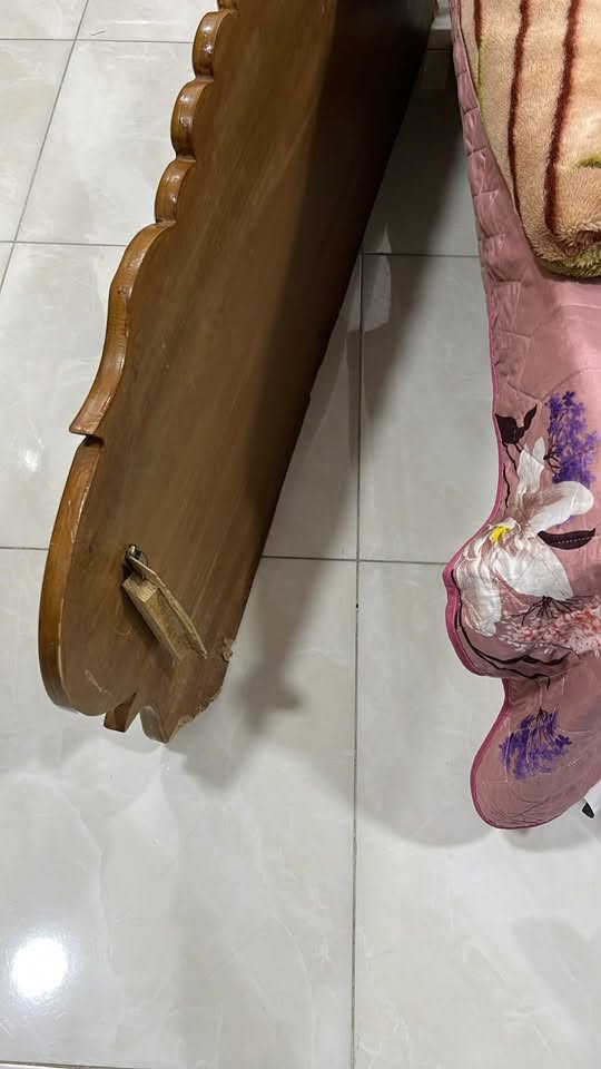 غرفه صاج عراقي 8 قطع للبيع بسعر 900 وبيها مجال بسيط  للتواصل واتساب ***********
