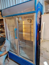 ثلاجة عرض • بغداد • للبيع