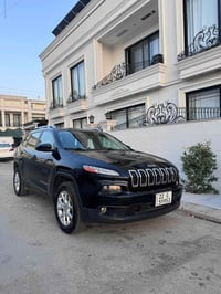 جراند شيروكي • ٢٠١٧ • باسم المالك