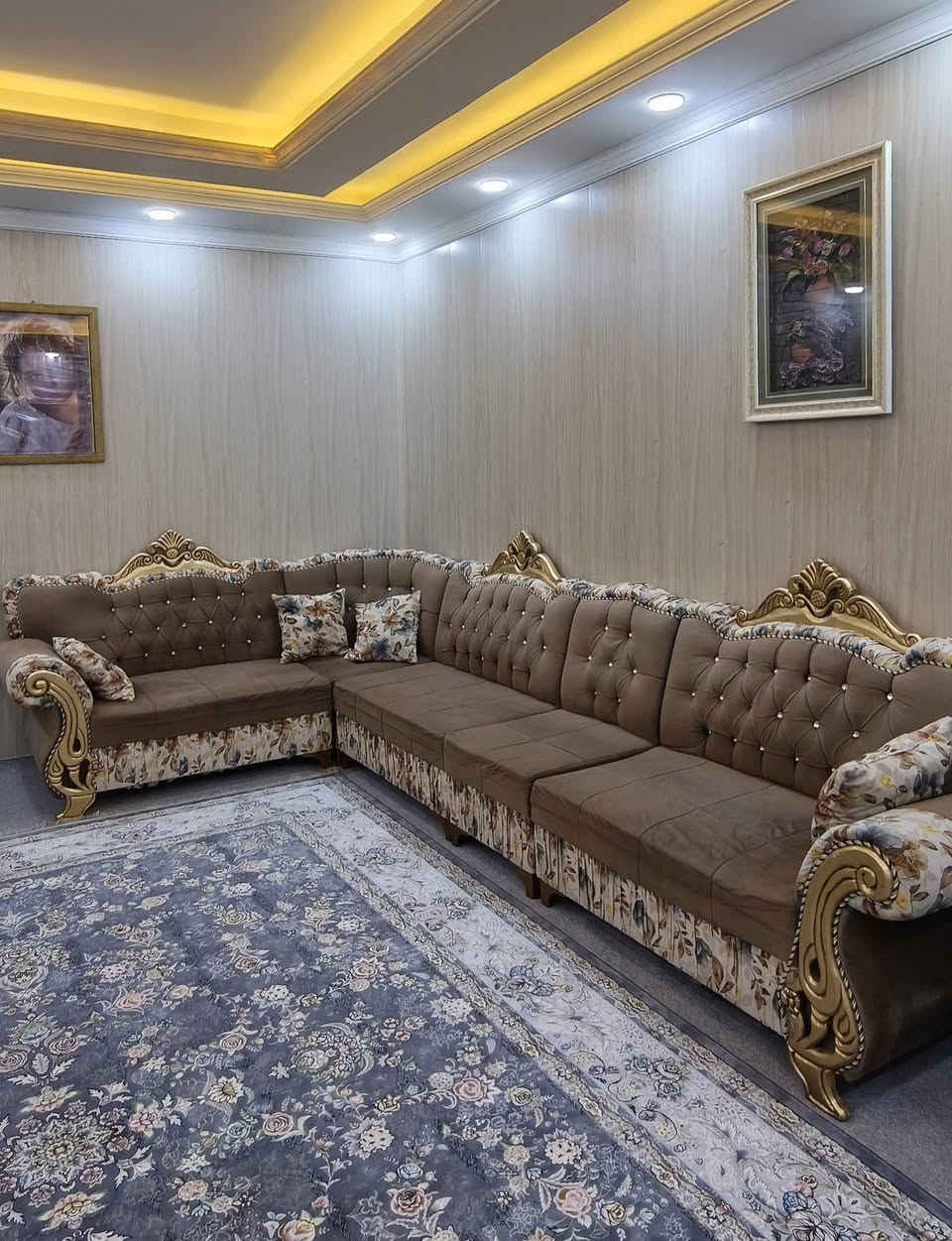 كنبة L • ٨ مقاعد • قەڵادزێ