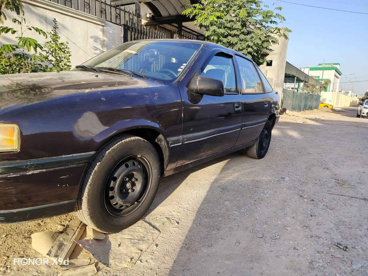 سلام عليكم اوبل فكترا 1992 سنويه عاج 
اليف صاقطه بيهه بطاقه بانزين محرك 16 قايش عريض .سعره 24 ومجال *********** كركوك, العراق
