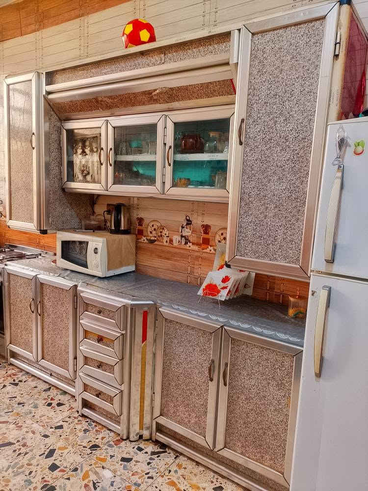 كاونتر داخل وخارج المنيوم 
تفصال درجه اولى 
لاكسر ولا باب واكعه ولا شي 
الكاونتر 2 ونص
الارضي والمعلق 
والسنک متر و120
مكاني شهداء البياع 
السعر 250
***********
