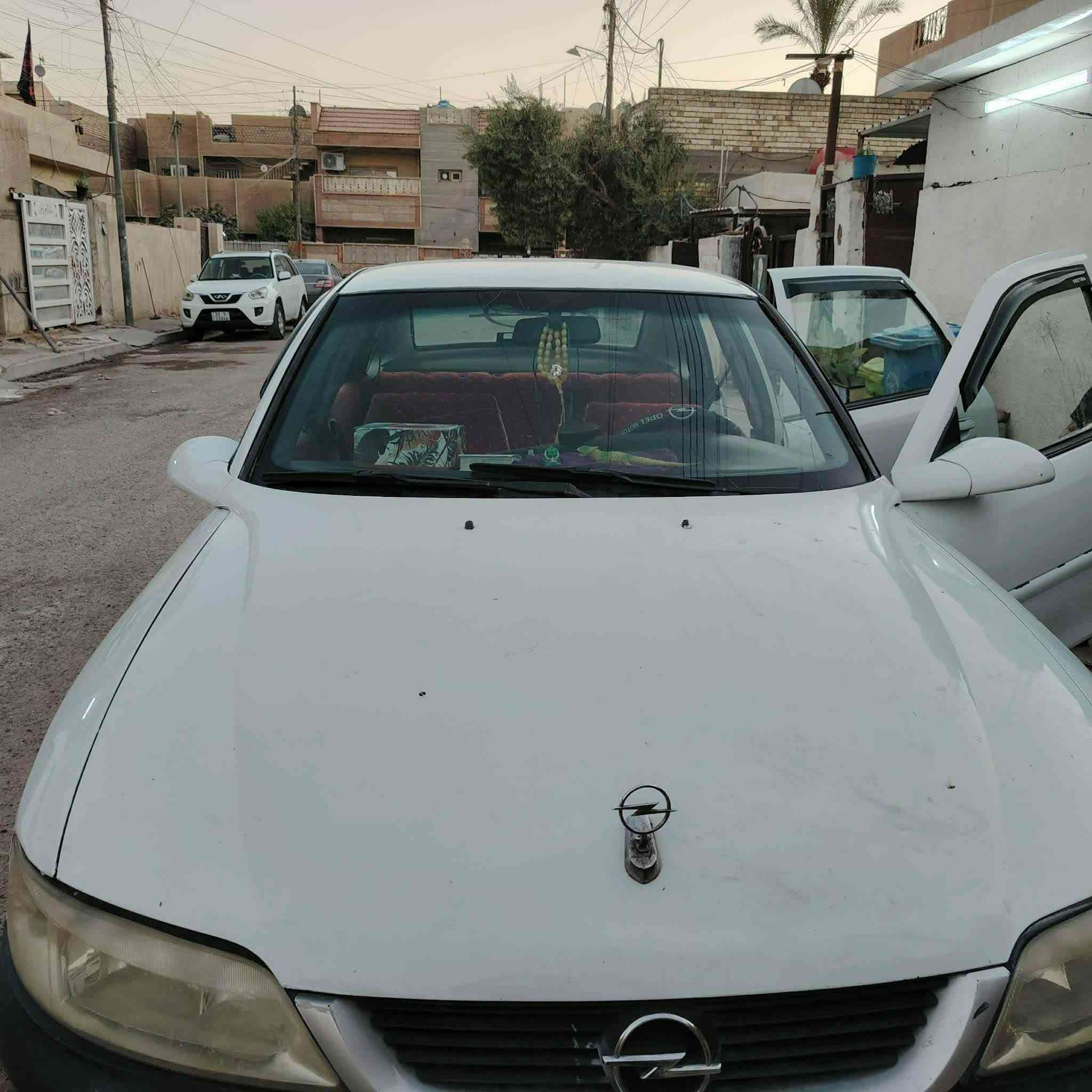 السلام عليكم اوبيل فكتره بزون ٩٨ كير أوتو محرك كورله رقمها بغداد الأماني بيه نواقص تبريد واكف صدرها تعبان مكاني بغداد حي الإعلام تقاطع درويش راعيها موجود كهربائيات شغاله كير حلو محرك حلو للبيع او مراوس *********** وتساب
