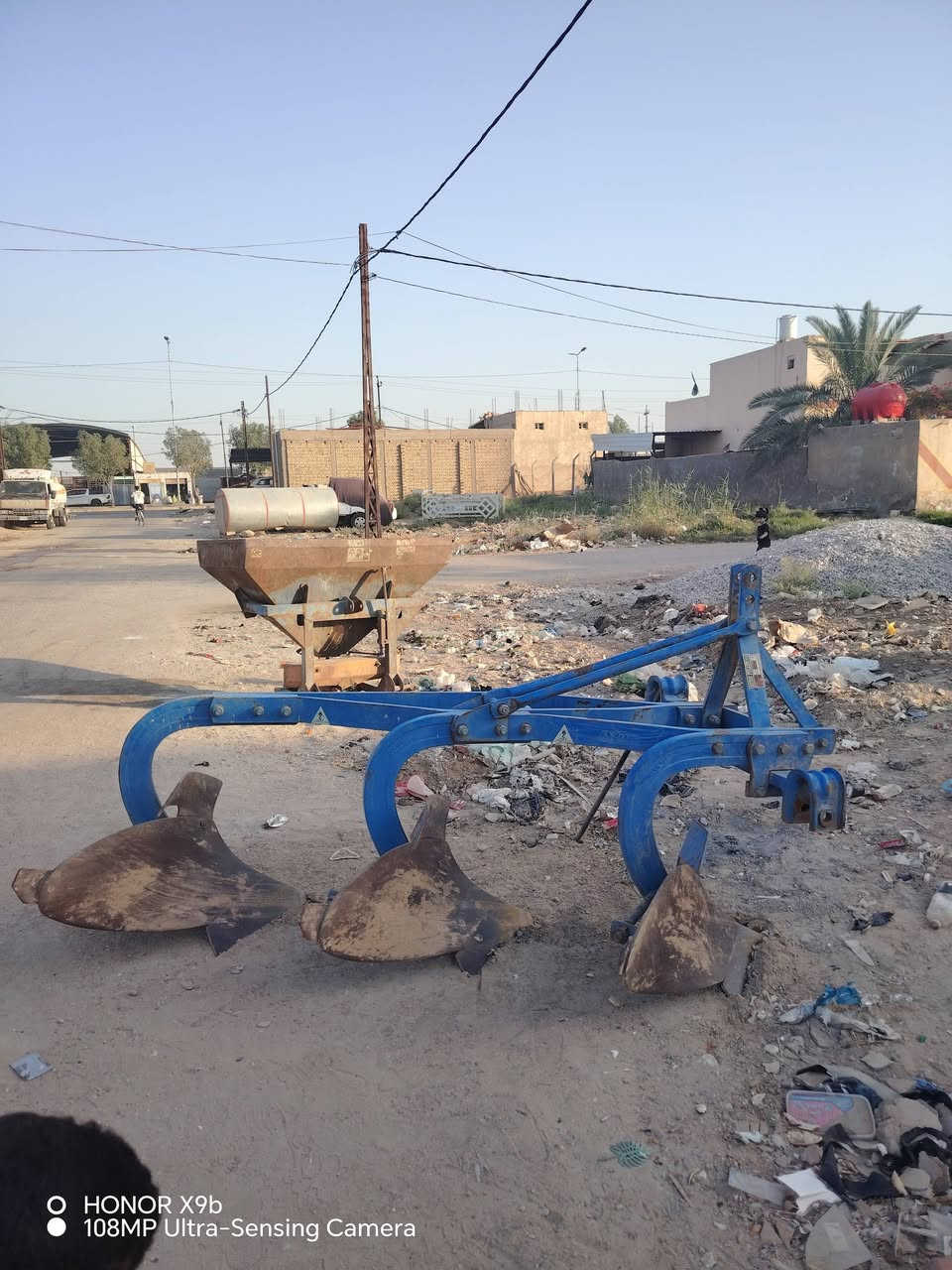سلام عليكم موجوده فدان حجم14موديل ٢٠١٧جديد مامشتغل موسم واحد اللاتصال ع رقم الجوال بايل شوملي ***********
