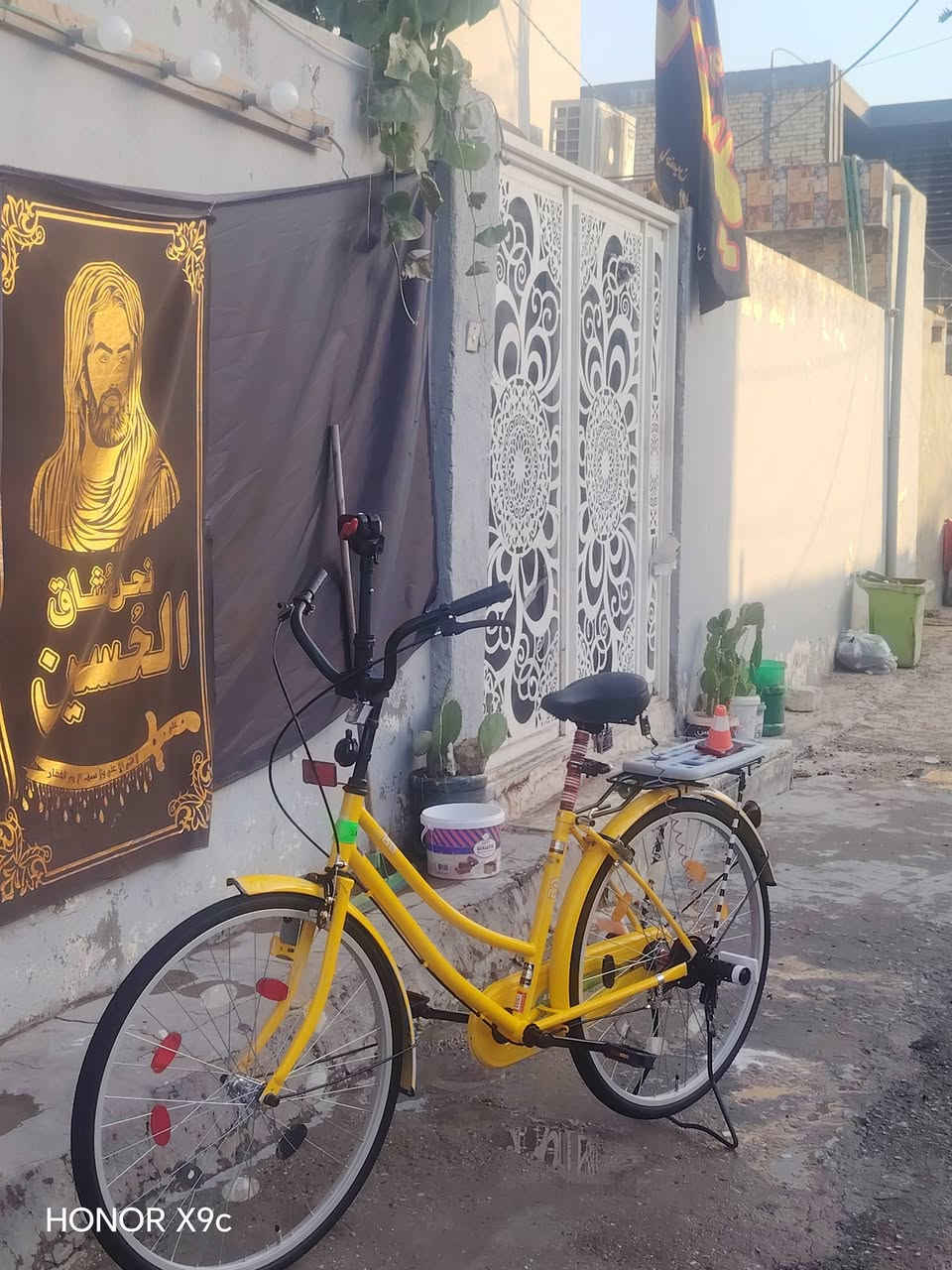 هذا الحلال للبيع سعره 160 وبي مجال عنوانه شارع المطار النجف
***********
