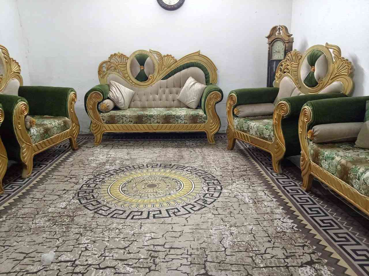 طقم ملكي • ١٠ مقاعد • نضافة ١٠٠٪