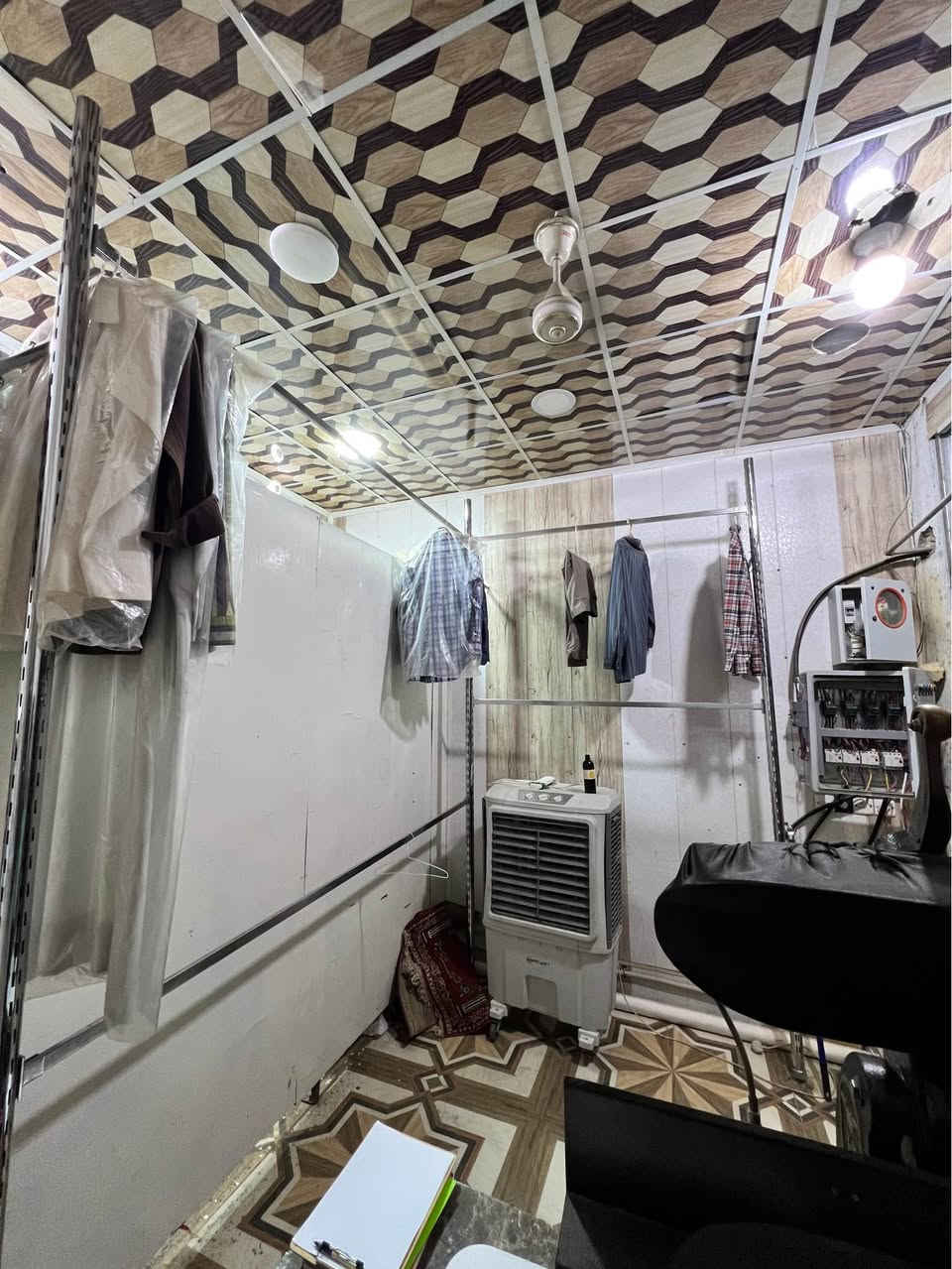 لوندري كامل التجهيزات من جميع الاشياء العنوان حي النهاوند قرب محطة الكهرباء 
*********** عمارة, ميسان
