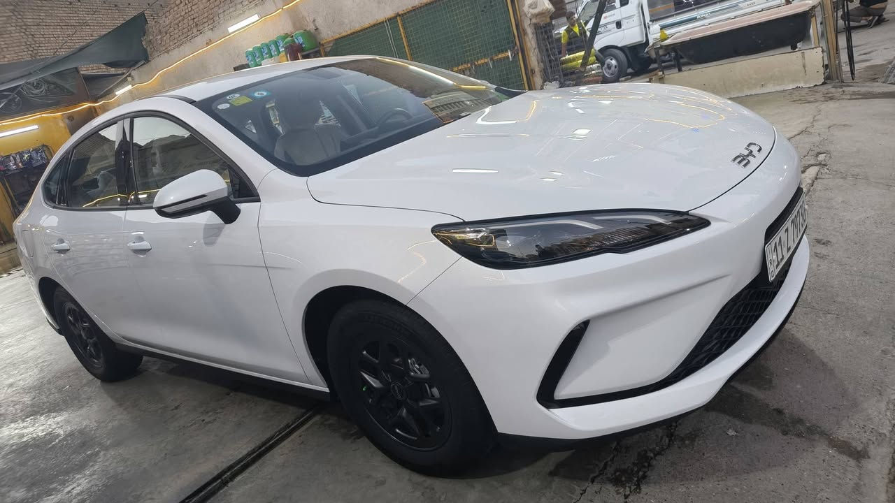 السلام عليكم ..
BYD سيل 5 
كفالة عامة ماشيه الكلي ١٠ الاف وياها جميع الملحقات شاحن ١٢ امبير الاصلي ابو الزر الابيض صار ٤ اشهر من كصيتها استخدام شخصي سعرها ٩٥٠٠ وبيها مجال بسيط . 
***********
