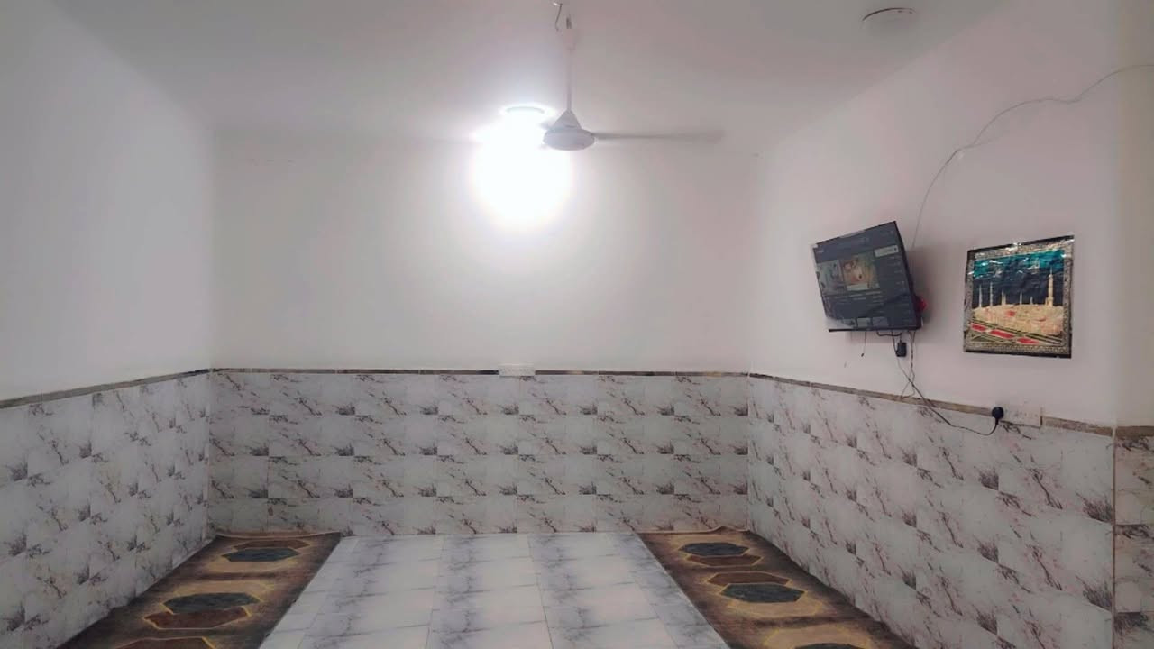 السلام عليكم بيت البيع حواس شارع جميل الحداد مساحت البيت 150 بناء جديد تصال عله هاذه الرقم ***********
