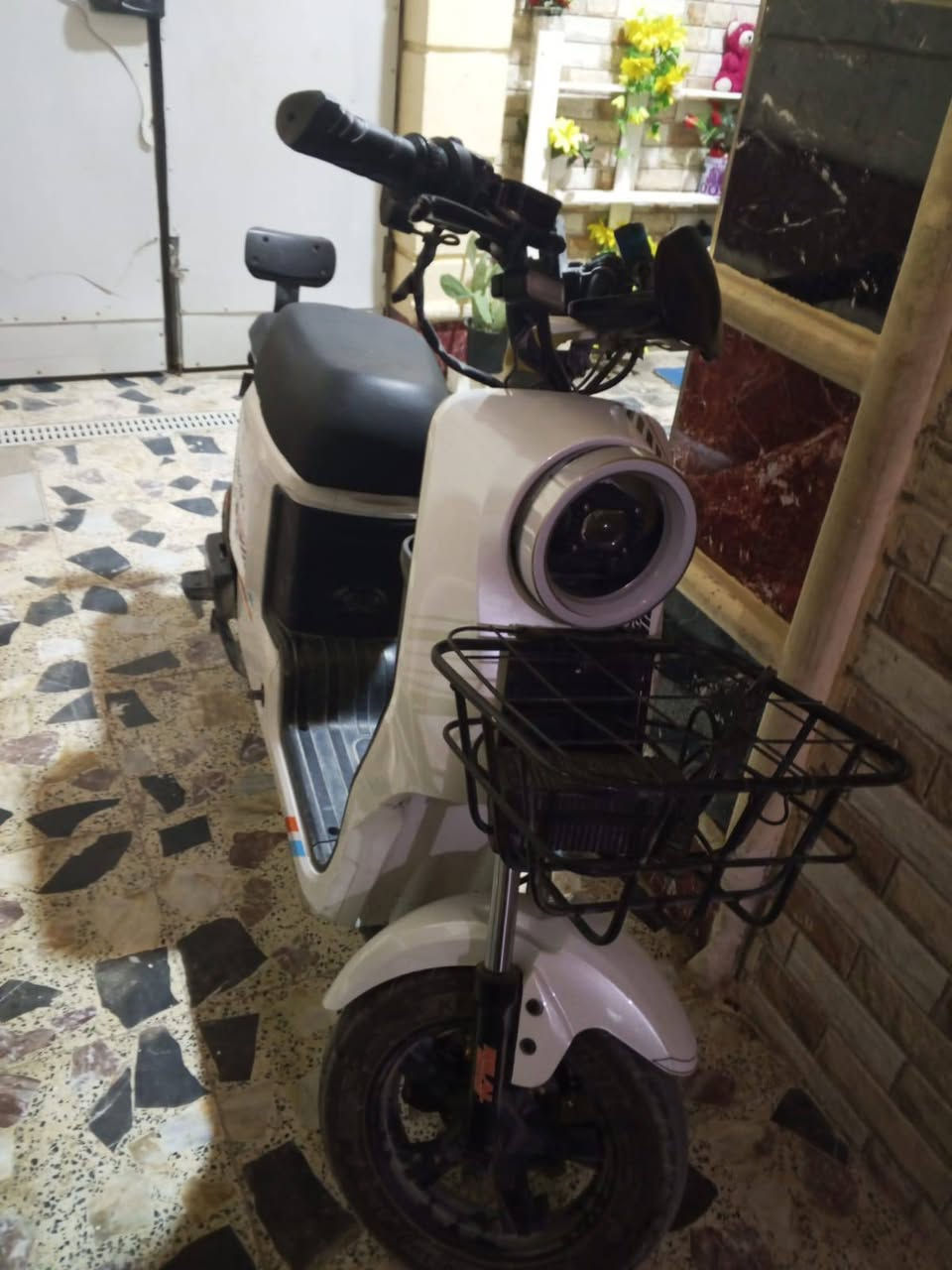 باسكل شحن R10 للبيع  في كربلاء السعر 300 وبي مجال الباسكل نضيف كلشي ما بي بس البطاريات نص عمر للتواصل خاص او على الرقم ***********
